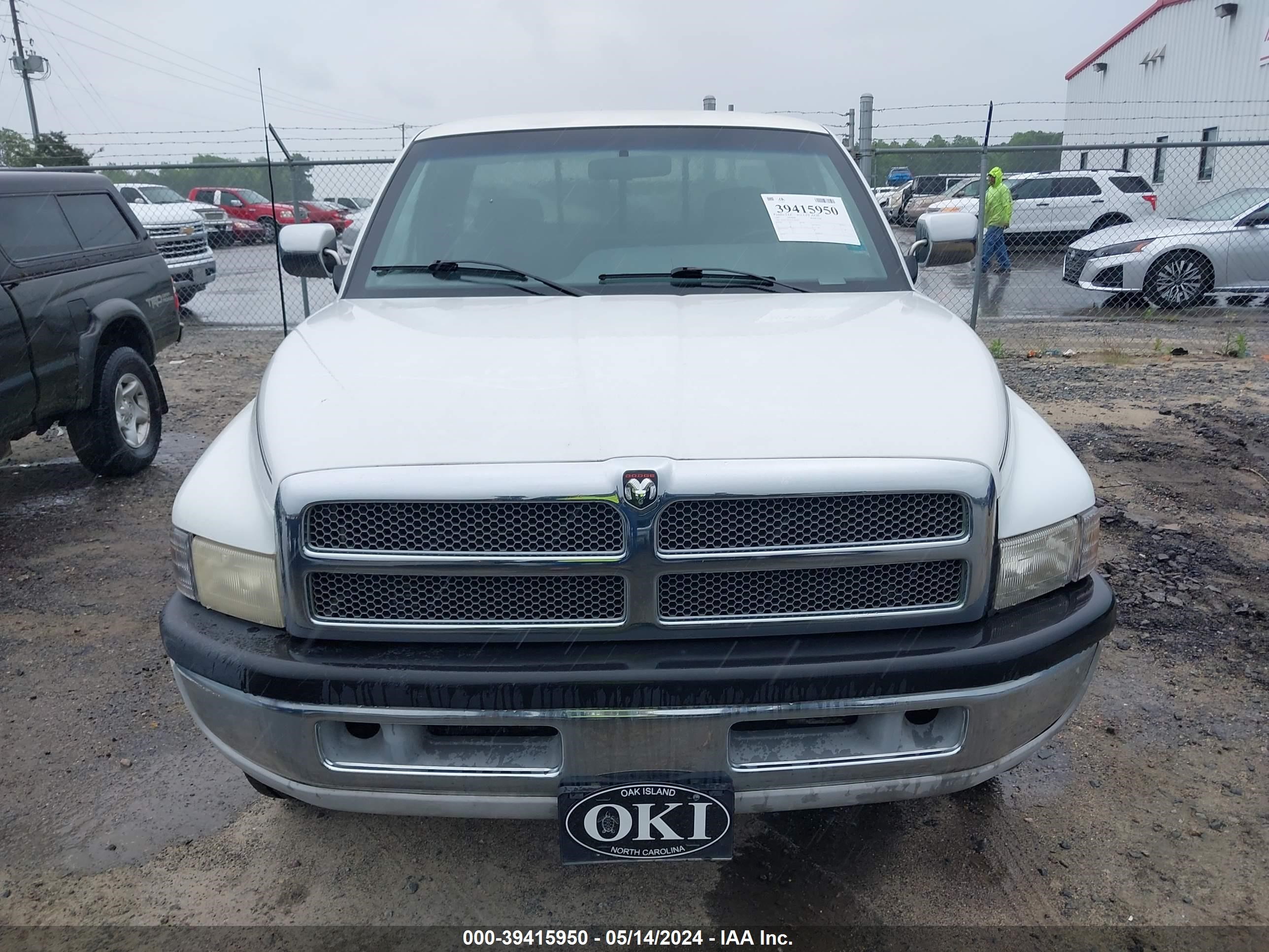 Photo 5 VIN: 3B7KC23DXVM593056 - DODGE RAM 