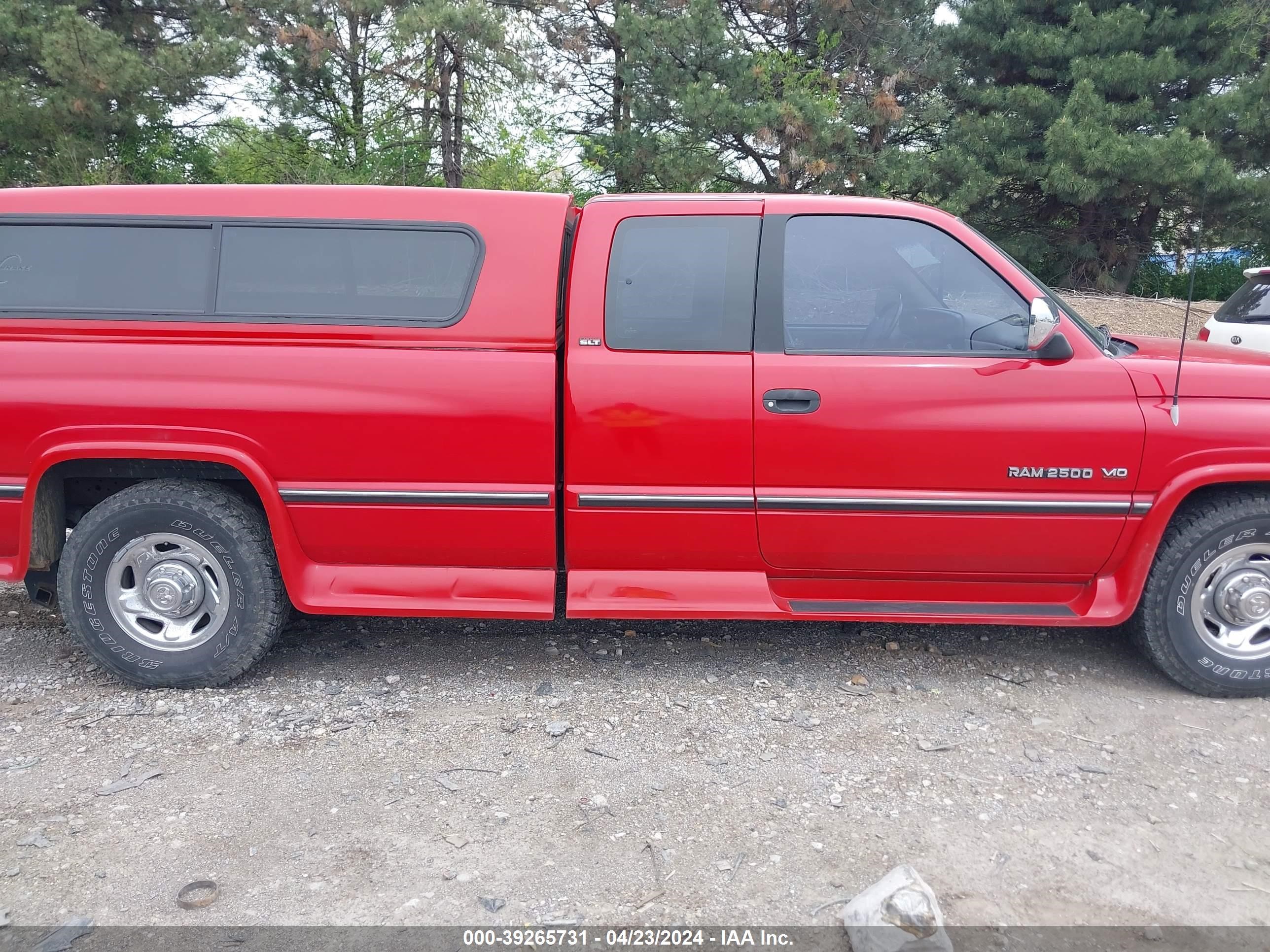 Photo 12 VIN: 3B7KC23W3SM129135 - DODGE RAM 