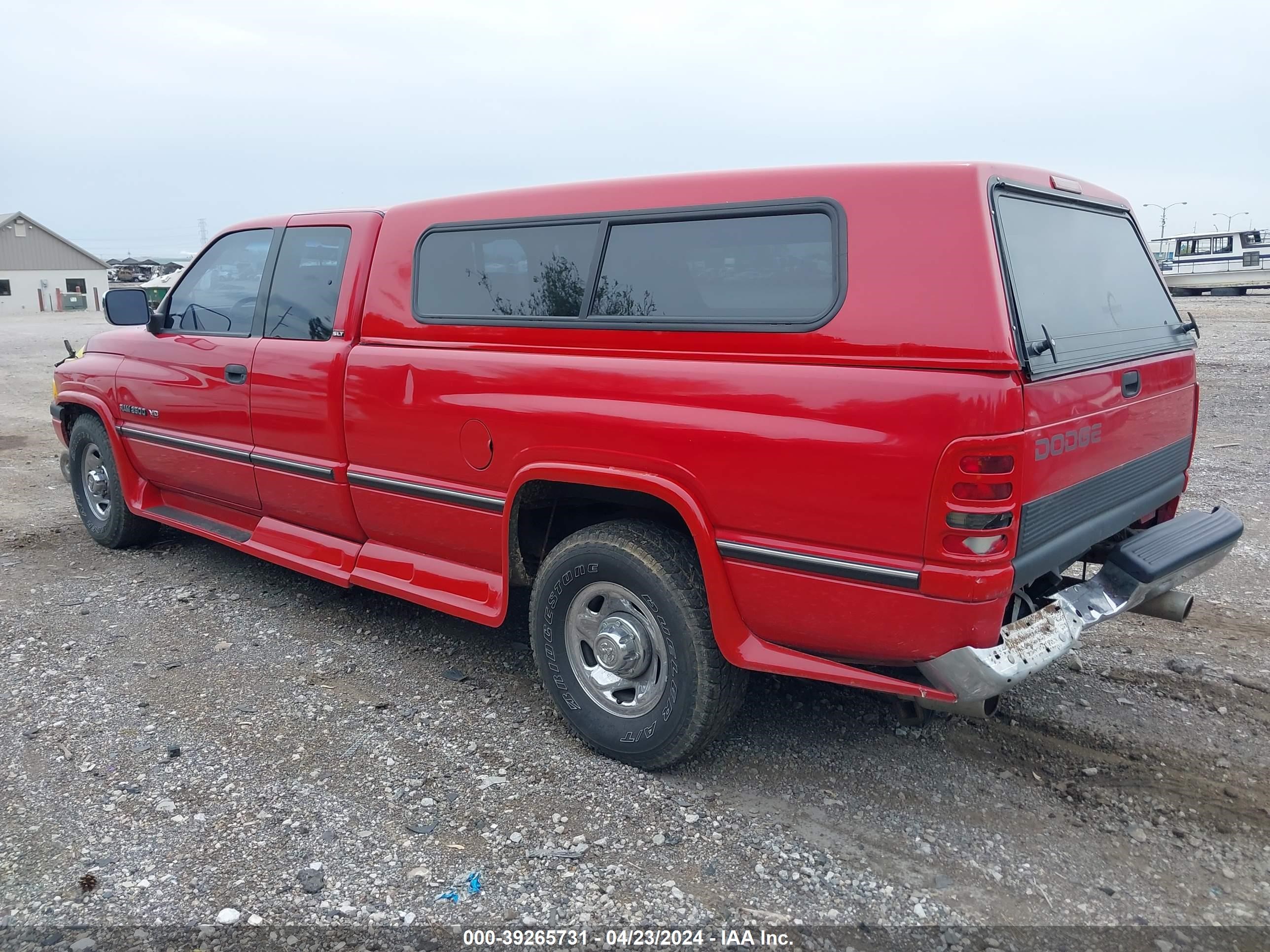 Photo 2 VIN: 3B7KC23W3SM129135 - DODGE RAM 