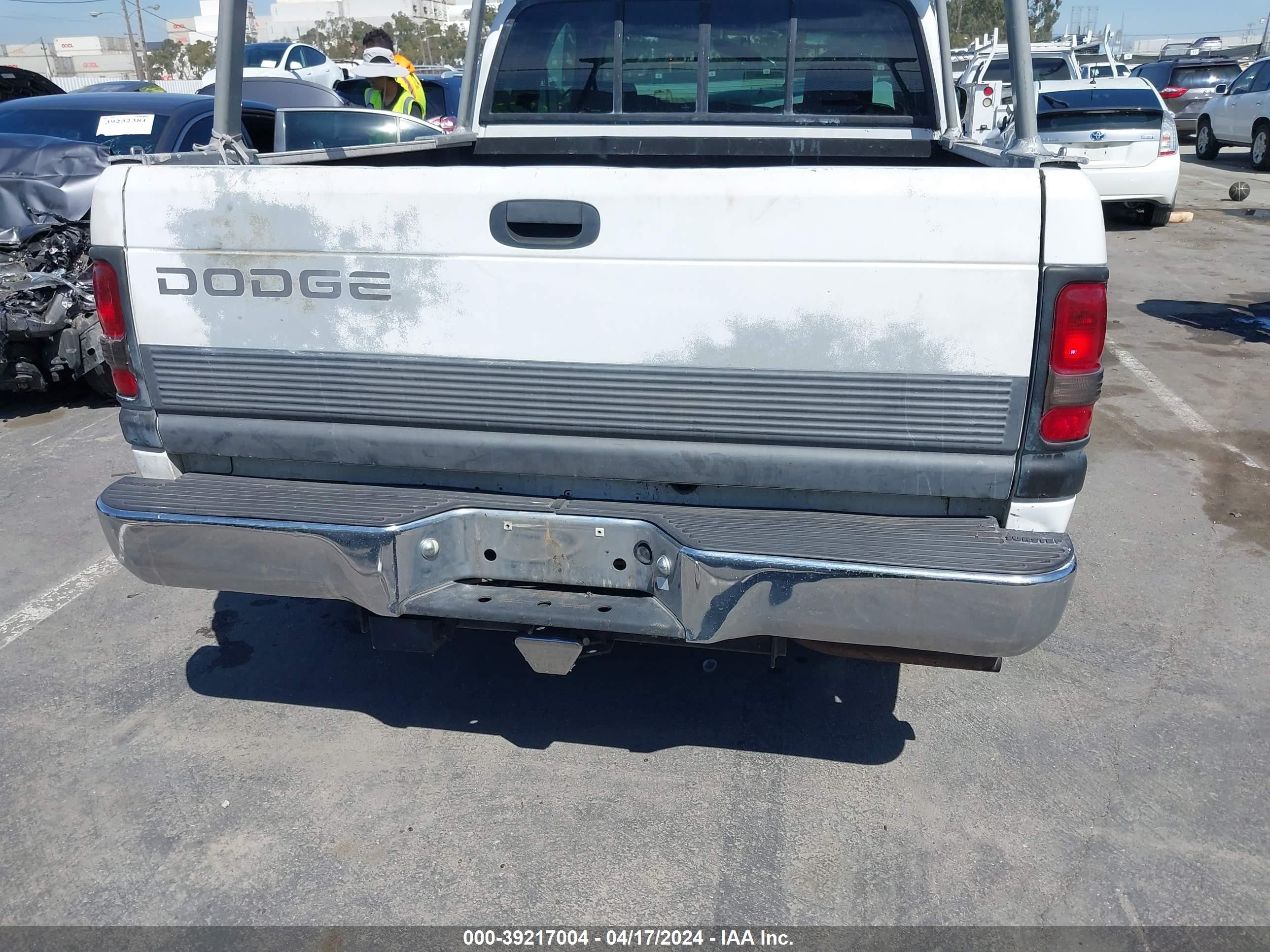 Photo 15 VIN: 3B7KC23Z4SM173509 - DODGE RAM 