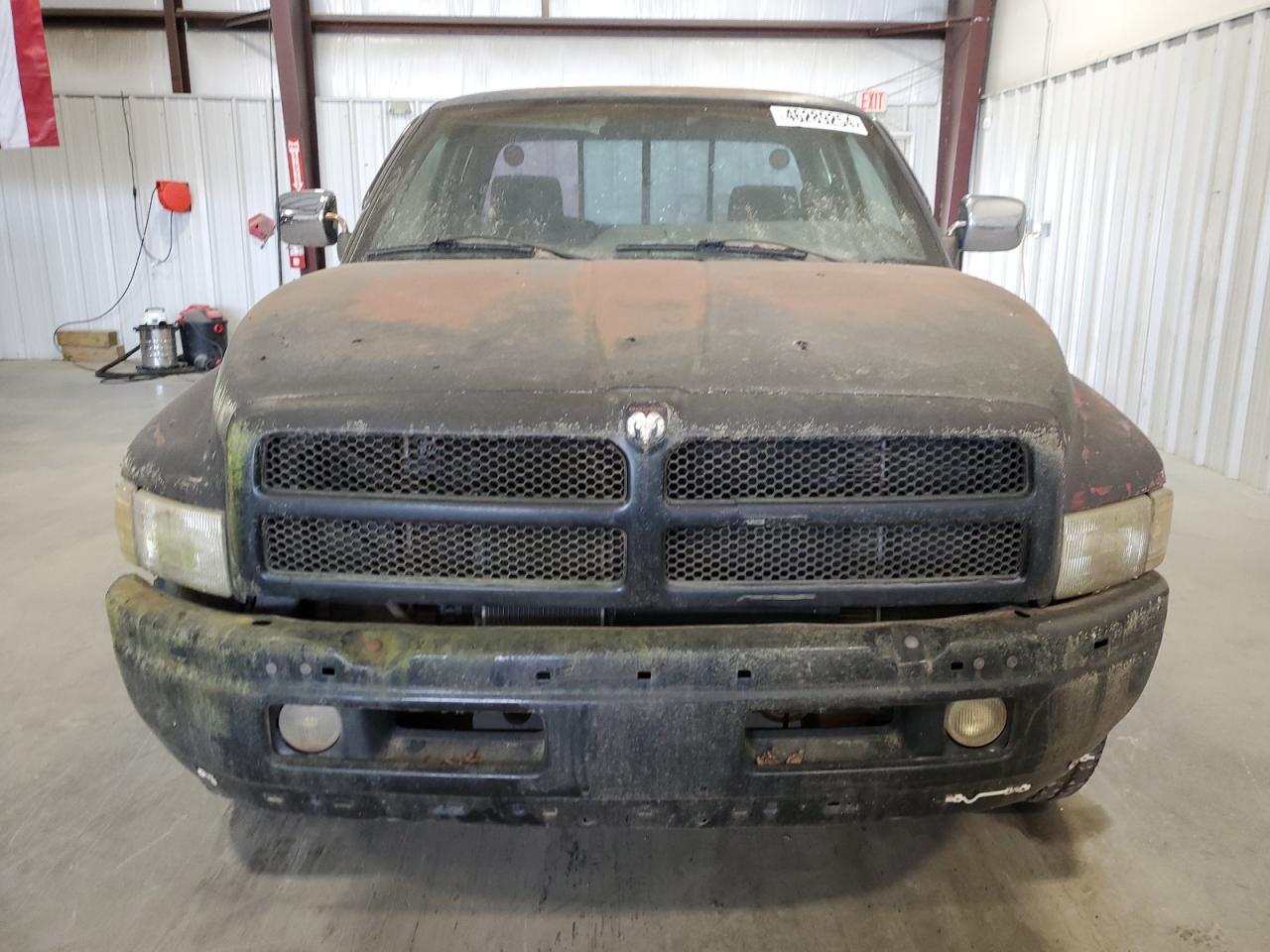 Photo 4 VIN: 3B7KC23Z9TM104090 - DODGE RAM 