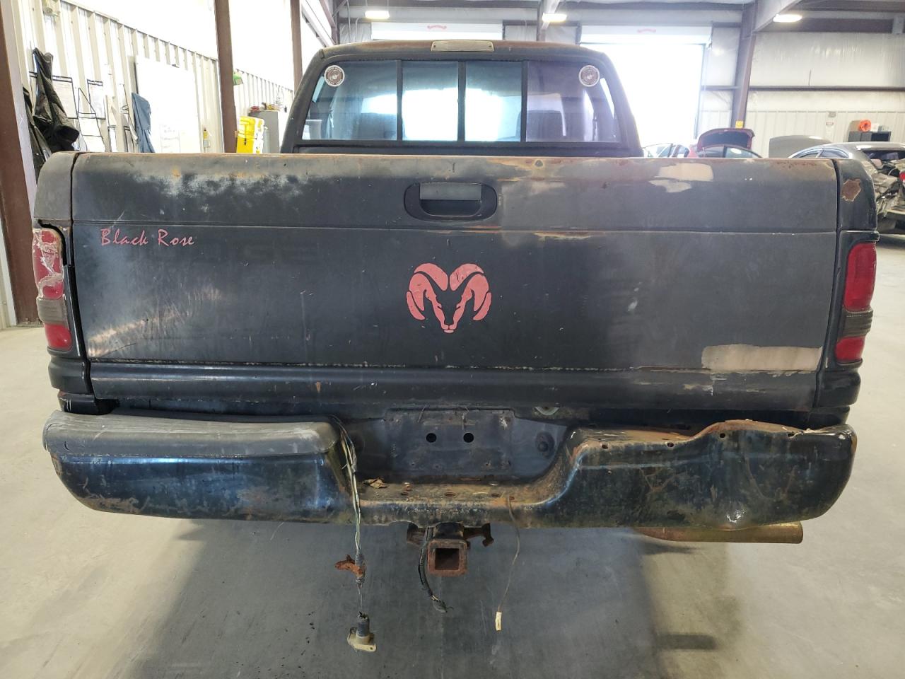 Photo 5 VIN: 3B7KC23Z9TM104090 - DODGE RAM 