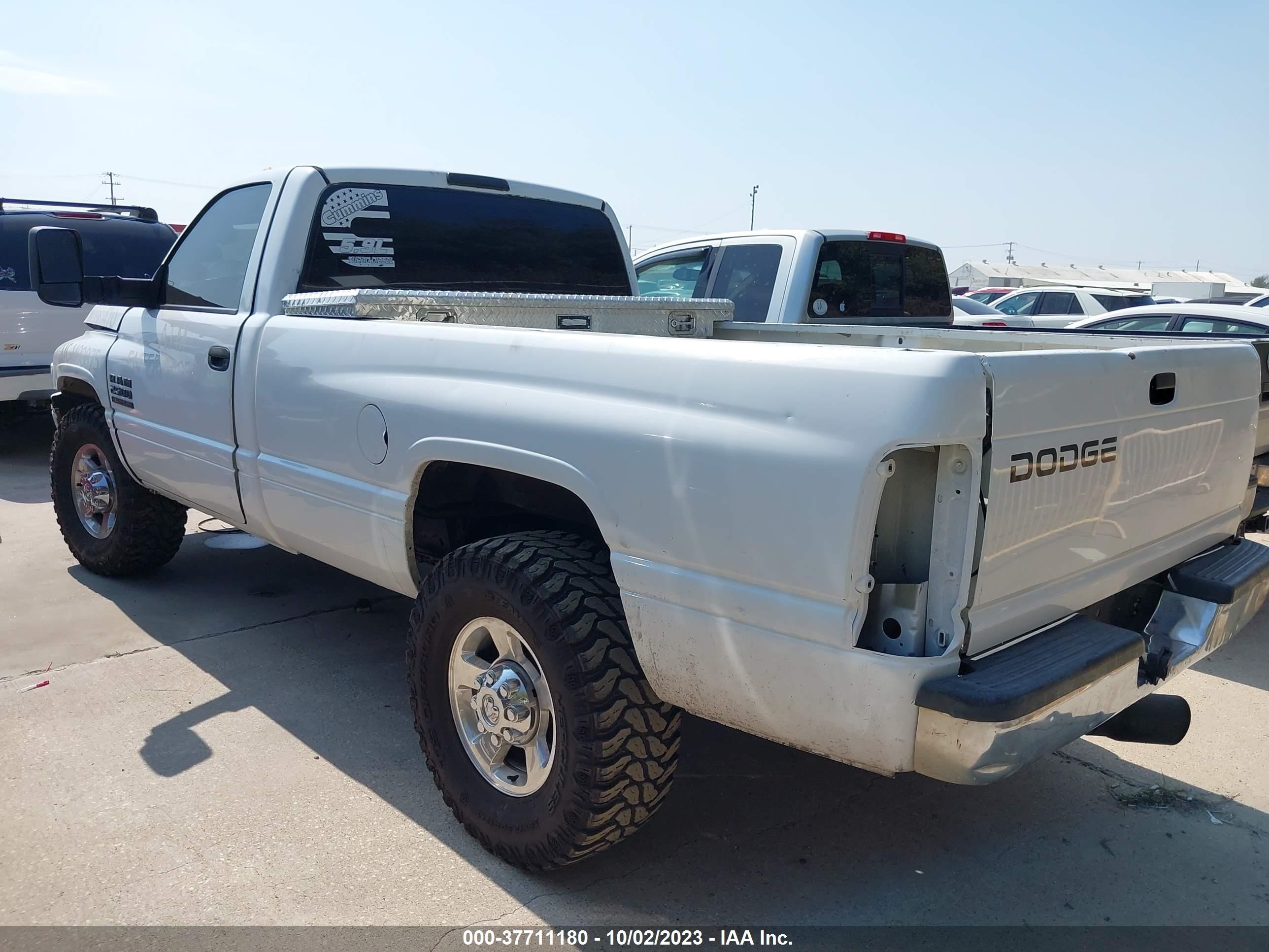 Photo 2 VIN: 3B7KC26682M211289 - DODGE RAM 