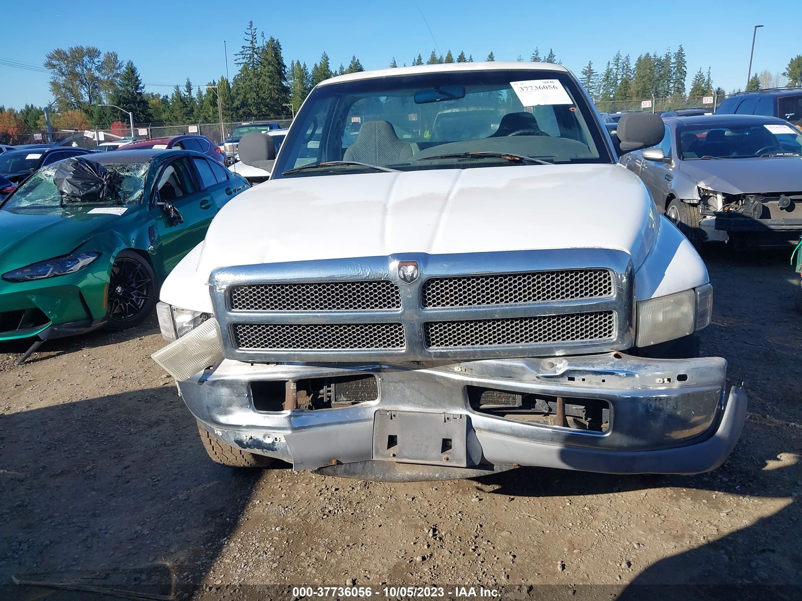 Photo 12 VIN: 3B7KC26Z3XM589571 - DODGE RAM 