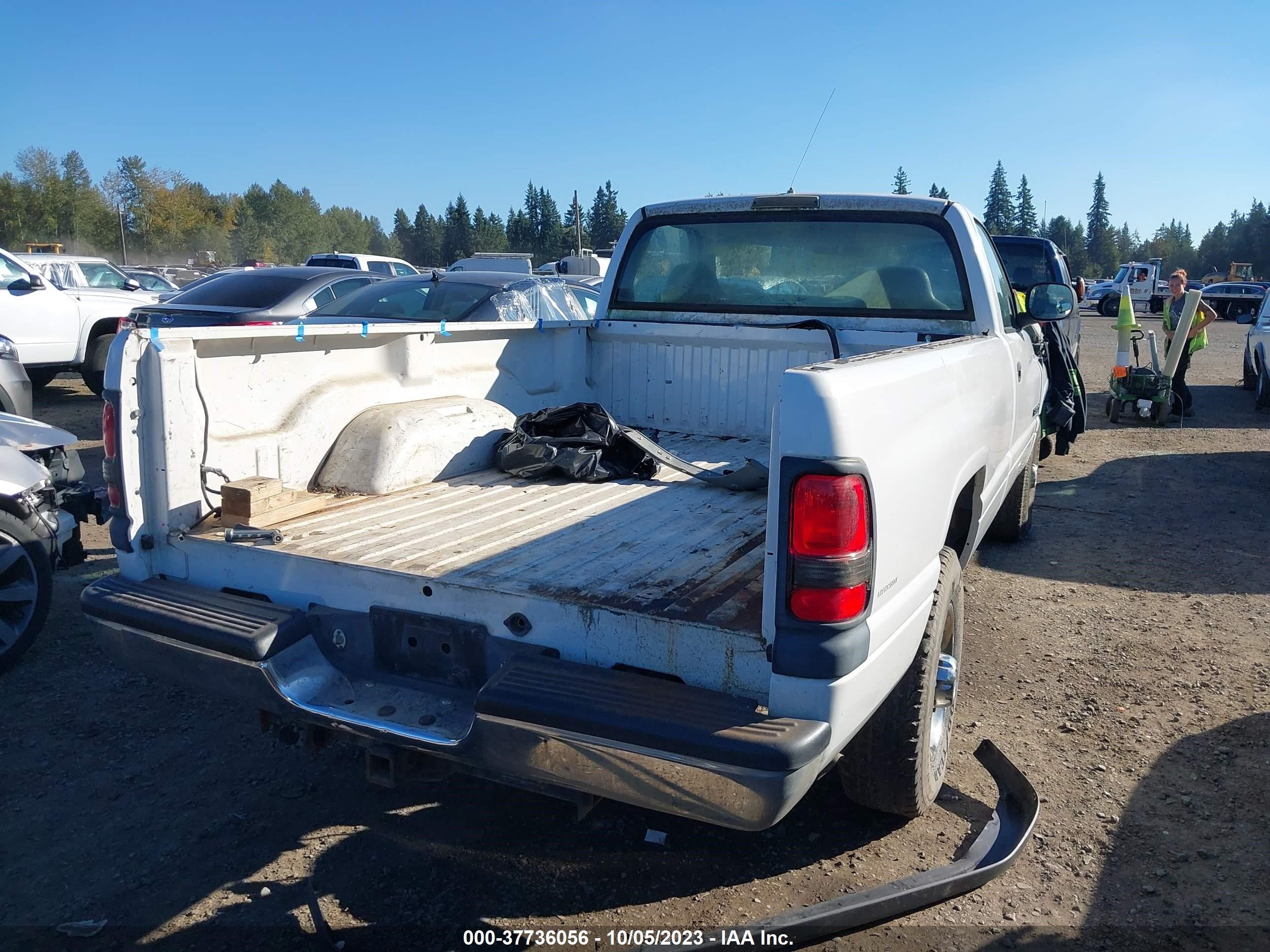 Photo 3 VIN: 3B7KC26Z3XM589571 - DODGE RAM 