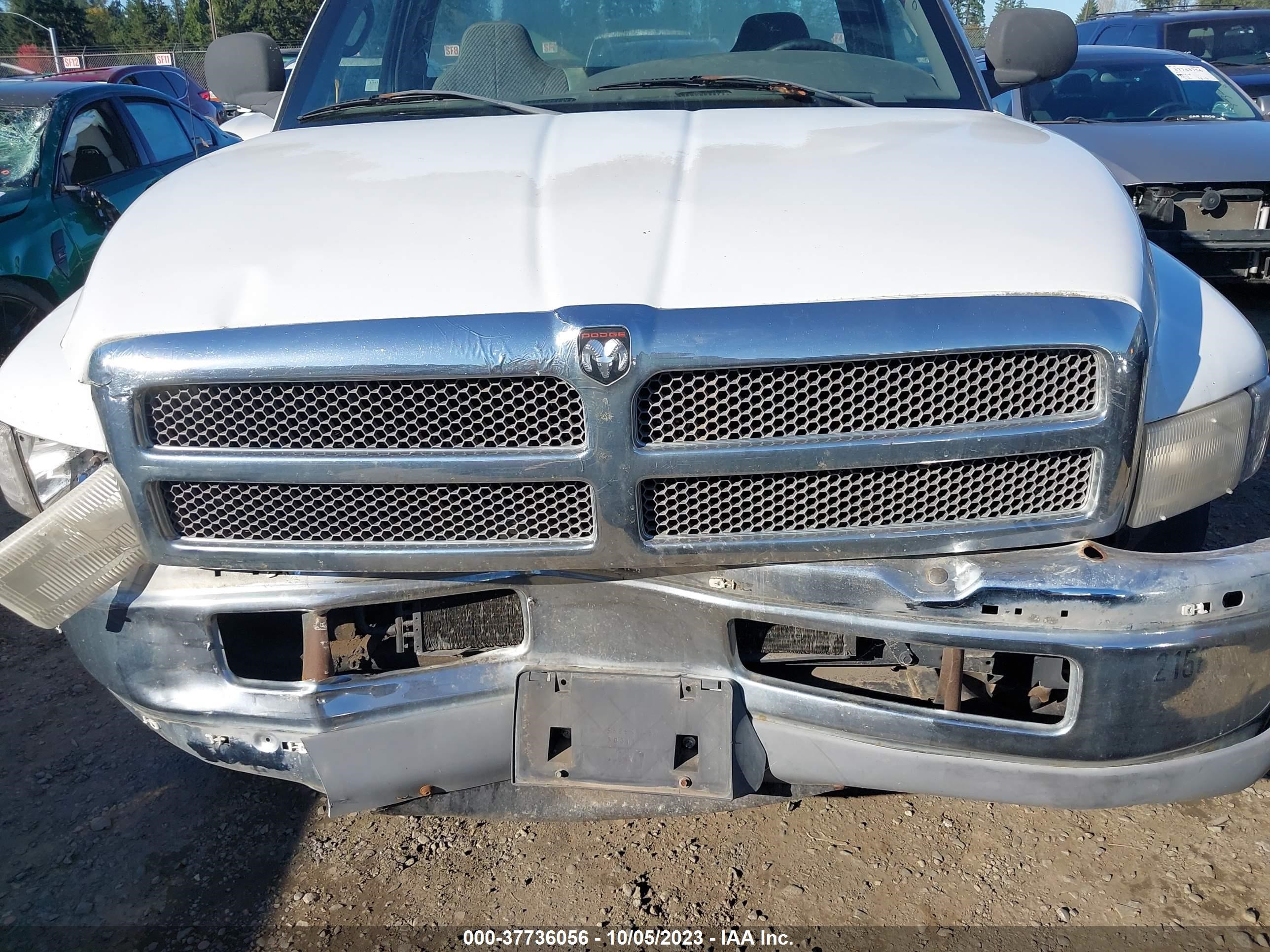 Photo 5 VIN: 3B7KC26Z3XM589571 - DODGE RAM 