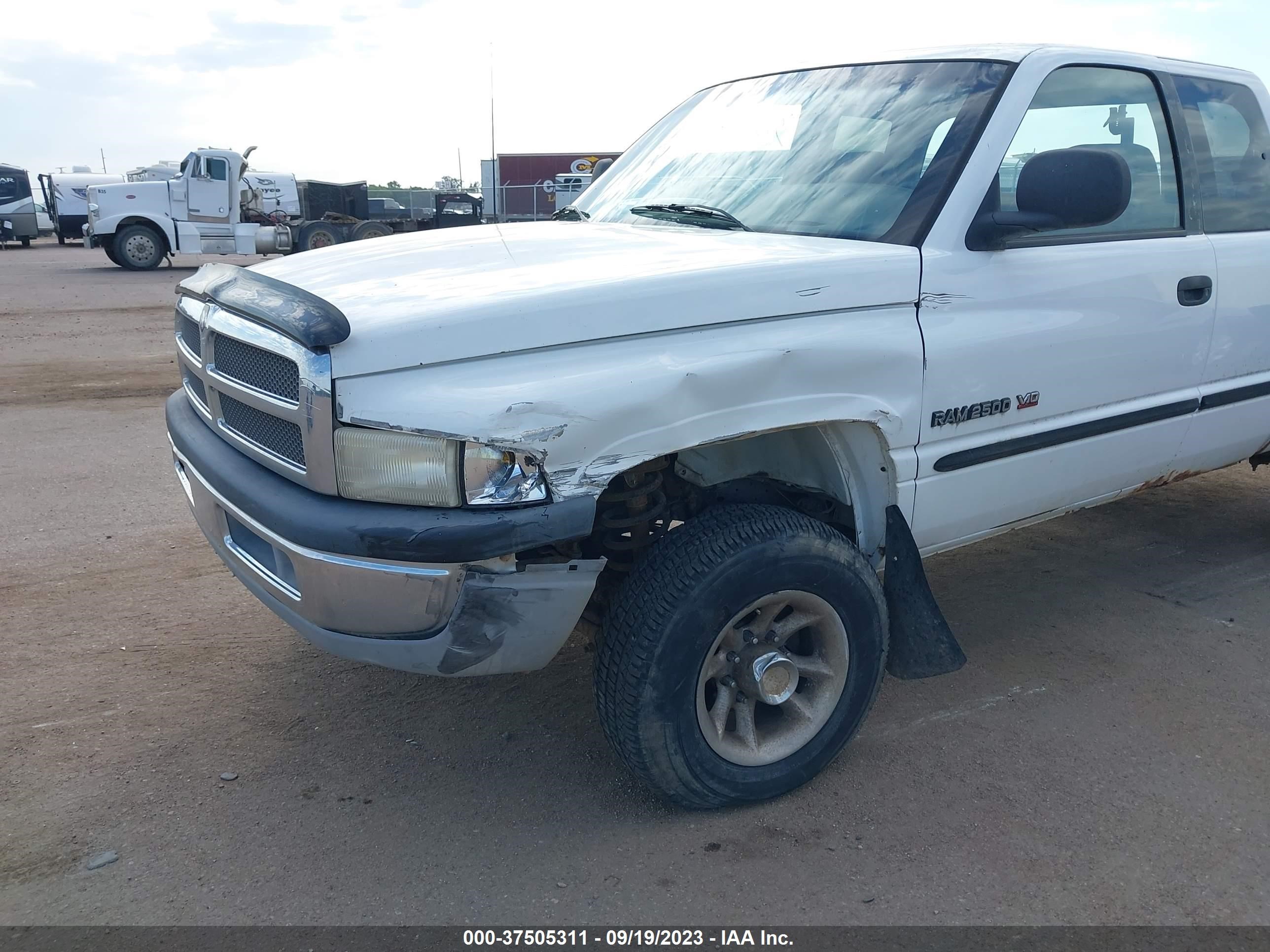 Photo 5 VIN: 3B7KF22W5WG130350 - DODGE RAM 