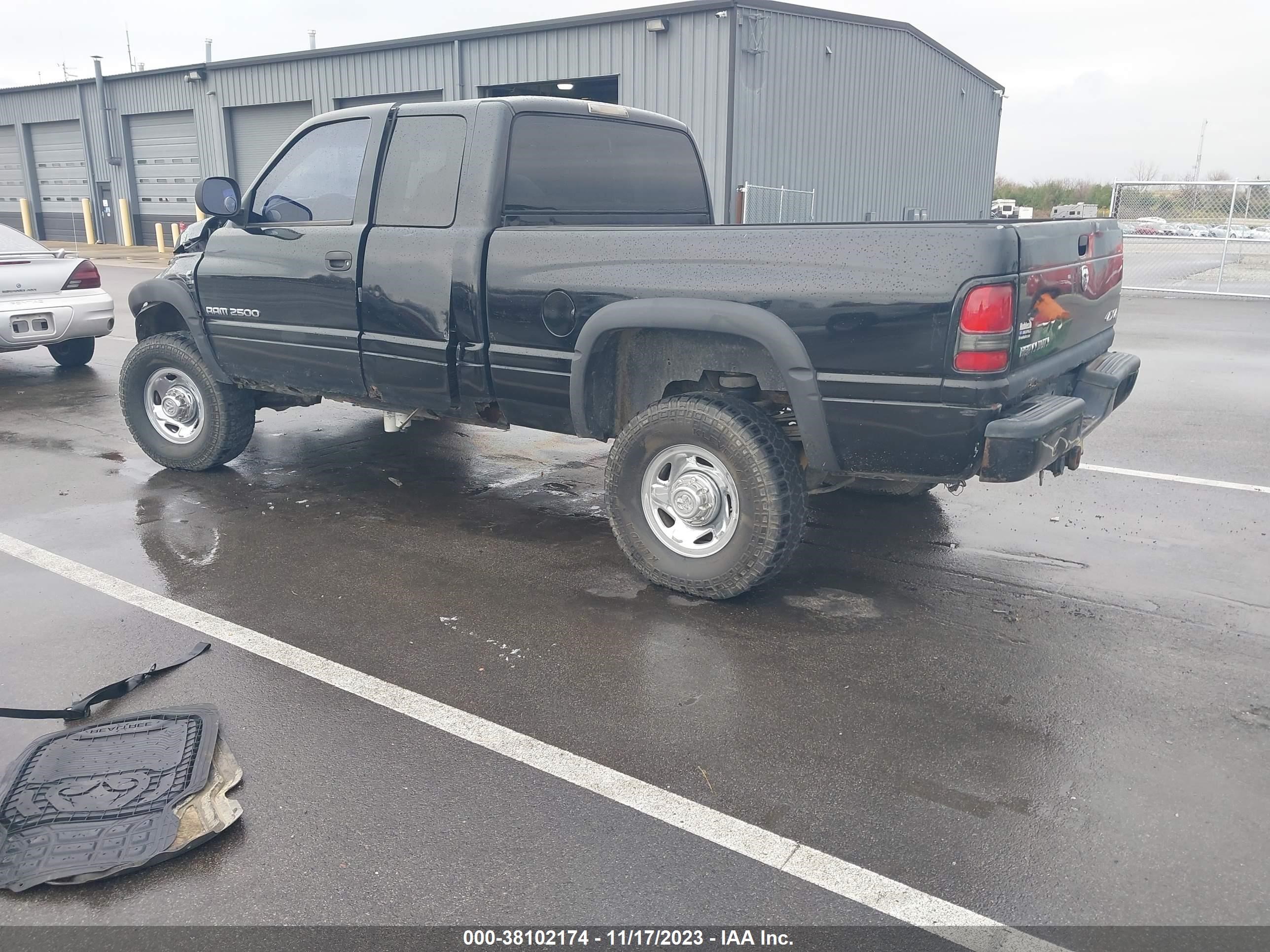 Photo 2 VIN: 3B7KF2361XG177228 - DODGE RAM 