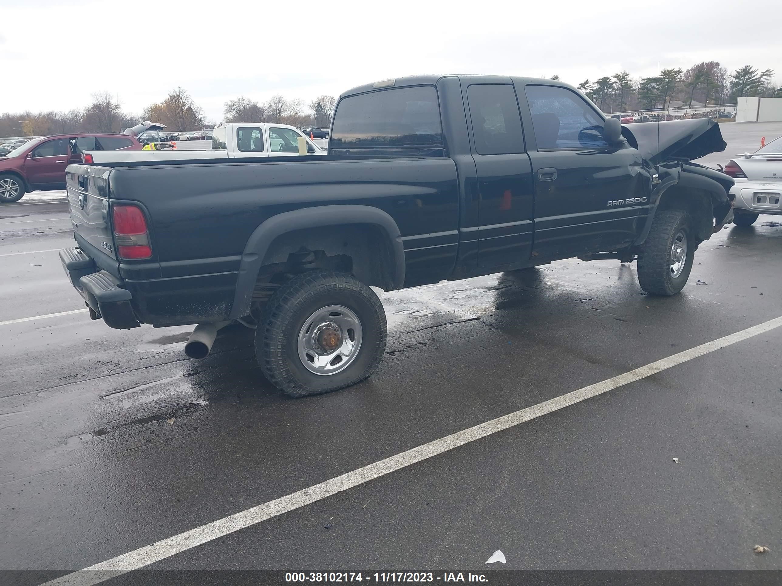 Photo 3 VIN: 3B7KF2361XG177228 - DODGE RAM 