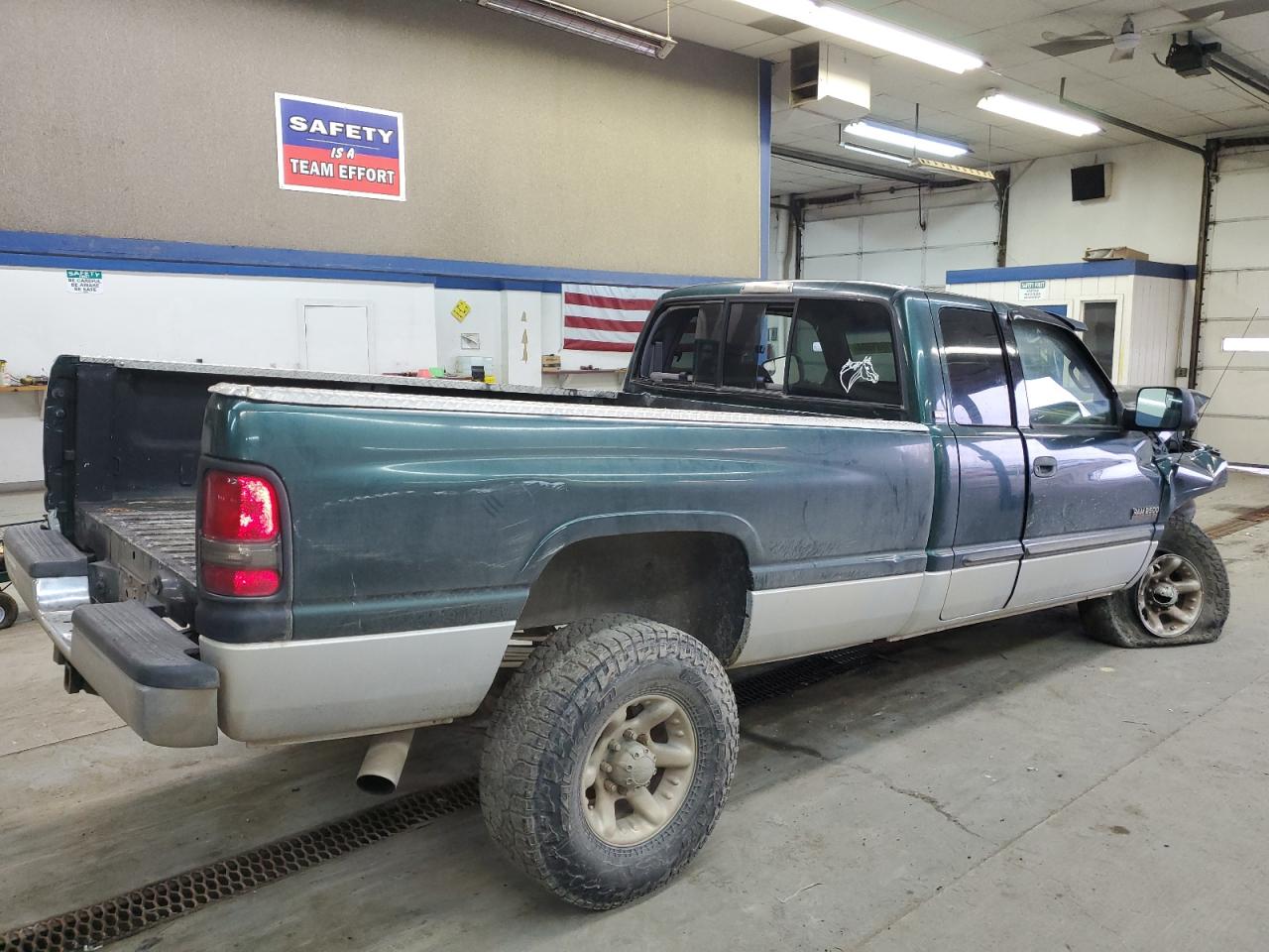 Photo 2 VIN: 3B7KF23641G743521 - DODGE RAM 