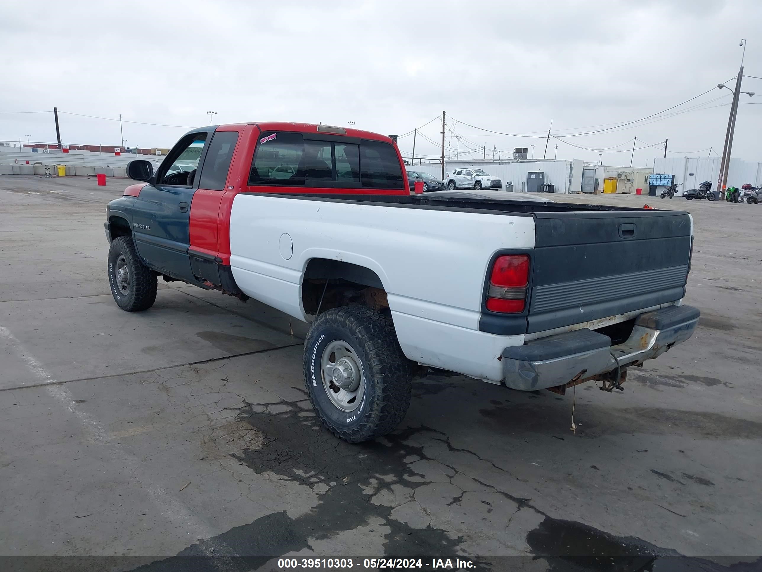 Photo 2 VIN: 3B7KF2367XG176505 - DODGE RAM 