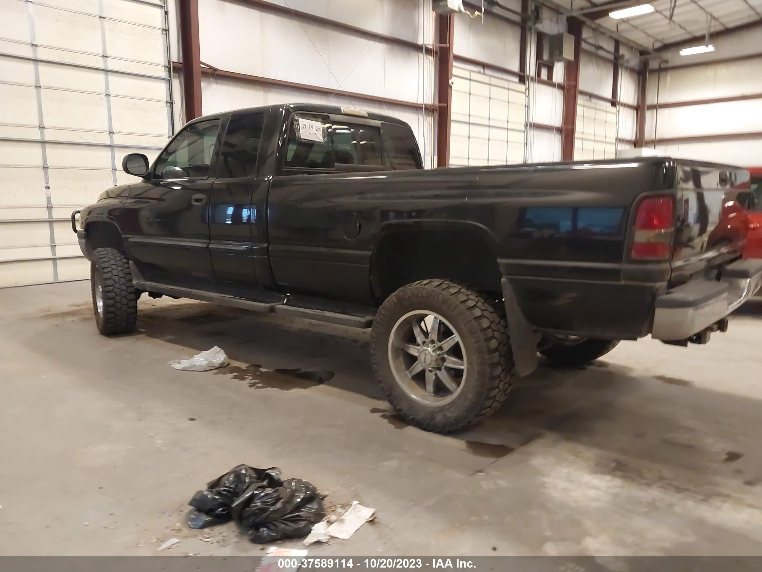 Photo 2 VIN: 3B7KF23731G732423 - DODGE RAM 