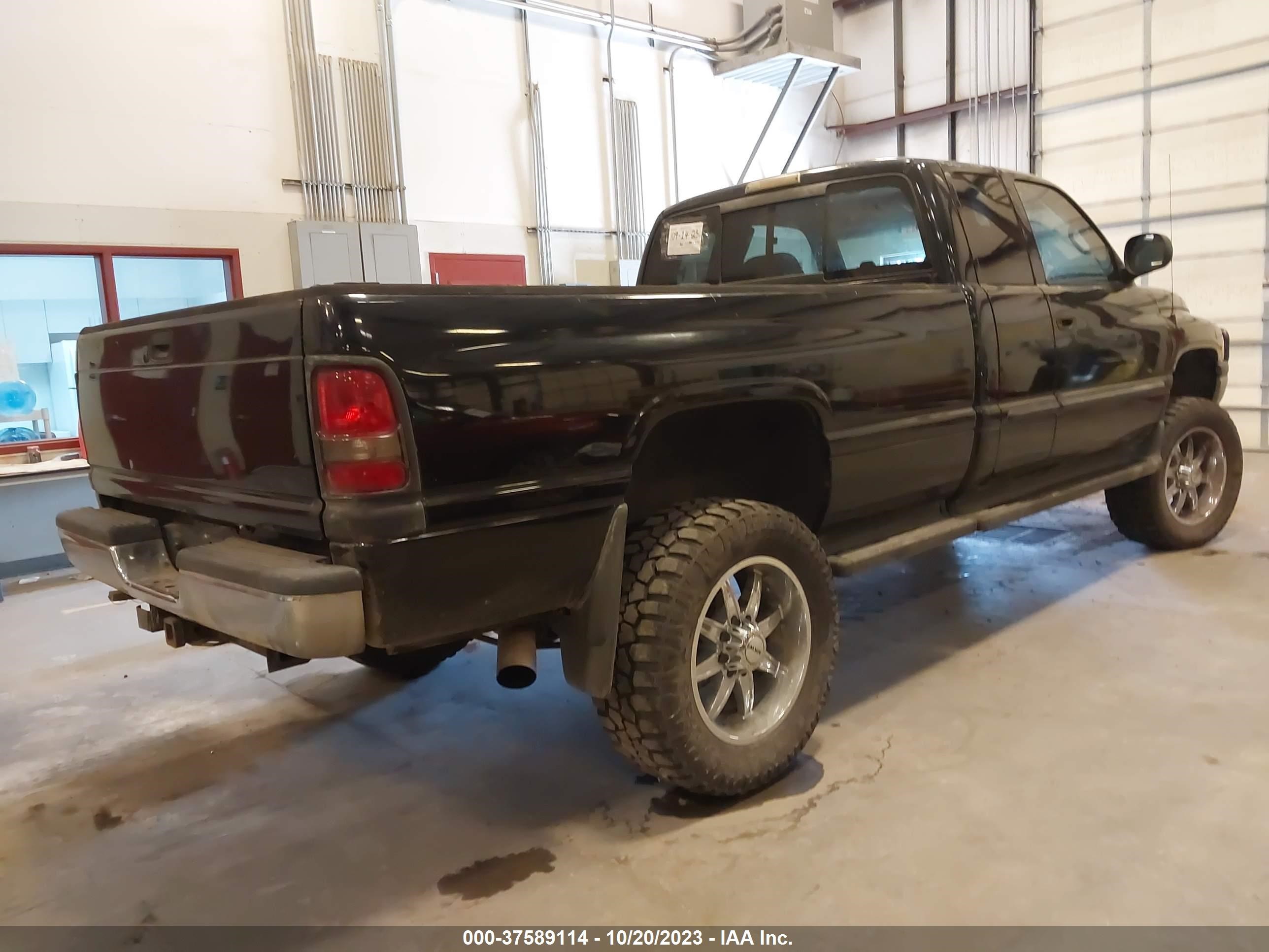 Photo 3 VIN: 3B7KF23731G732423 - DODGE RAM 