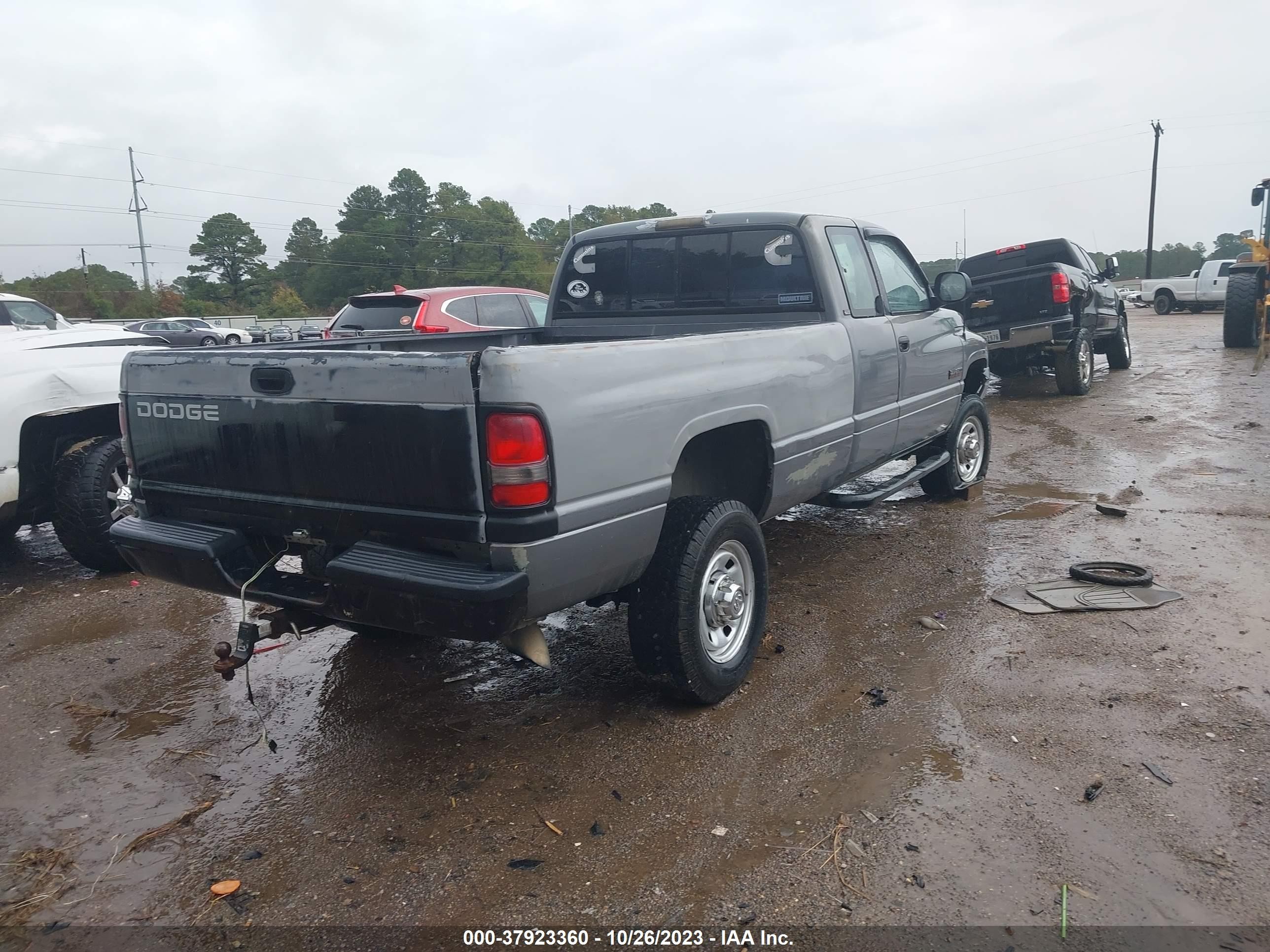 Photo 3 VIN: 3B7KF23C1SM163359 - DODGE RAM 