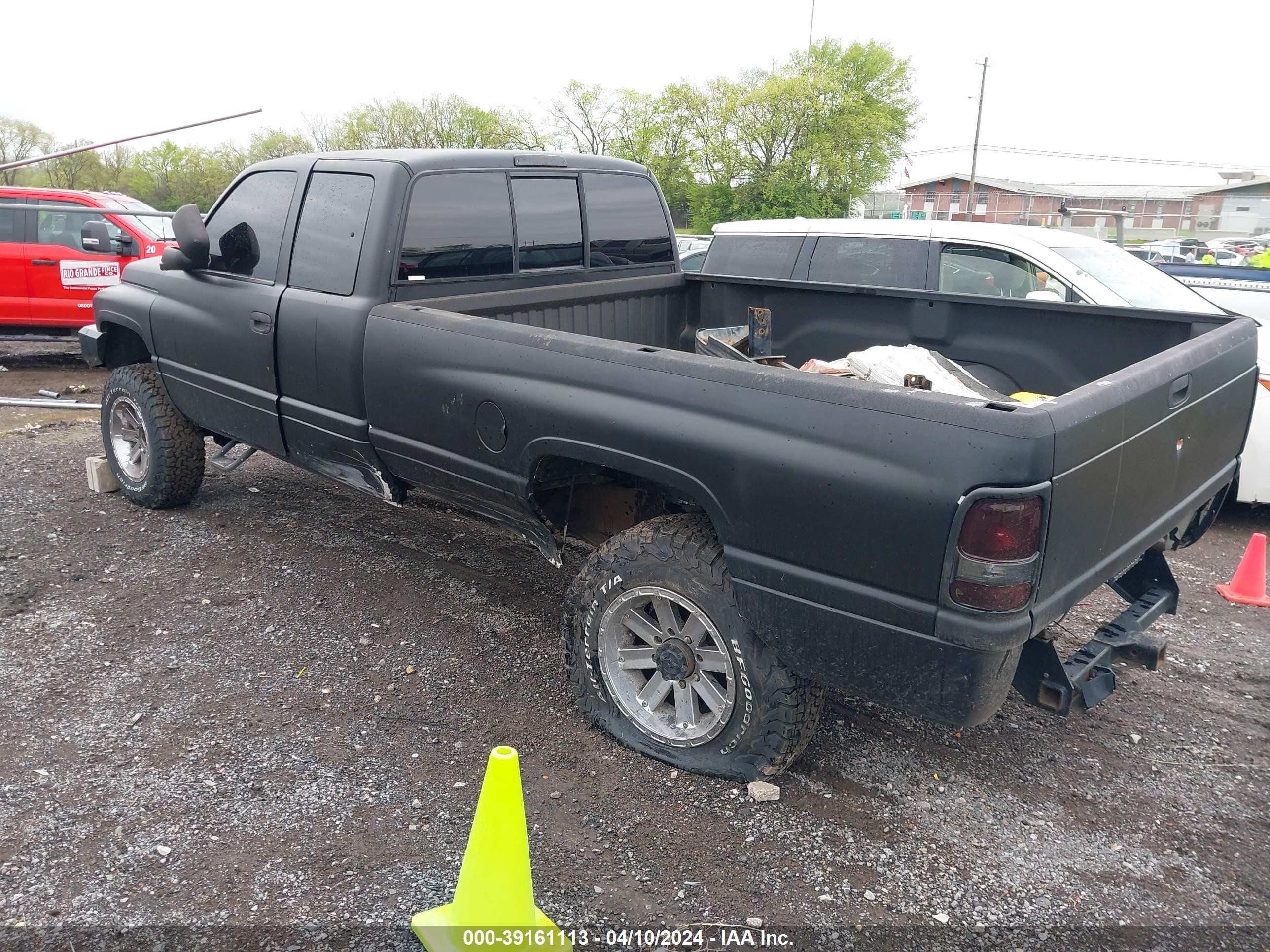 Photo 2 VIN: 3B7KF23C3SM122490 - DODGE RAM 