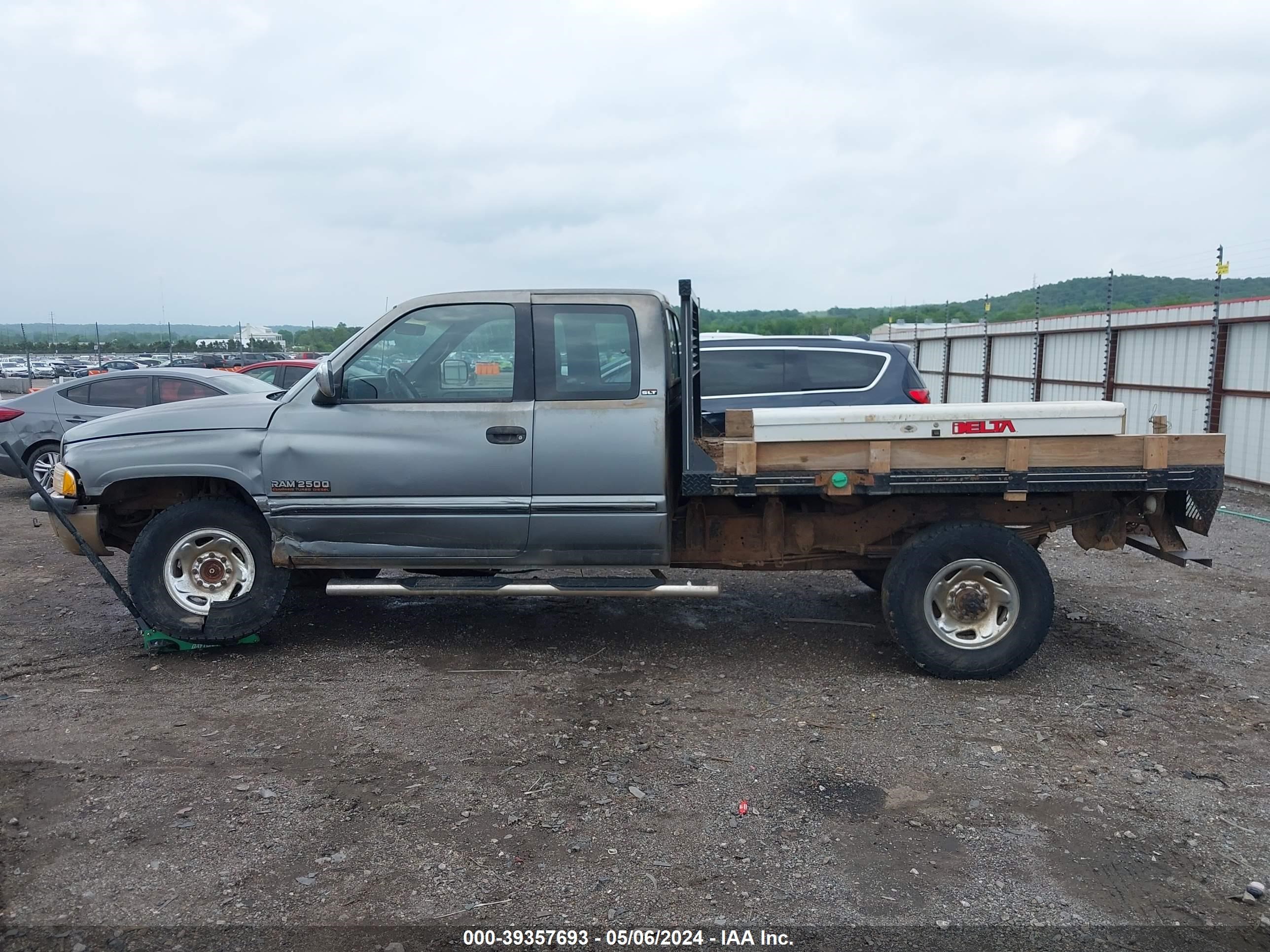 Photo 14 VIN: 3B7KF23C6SM127487 - DODGE RAM 