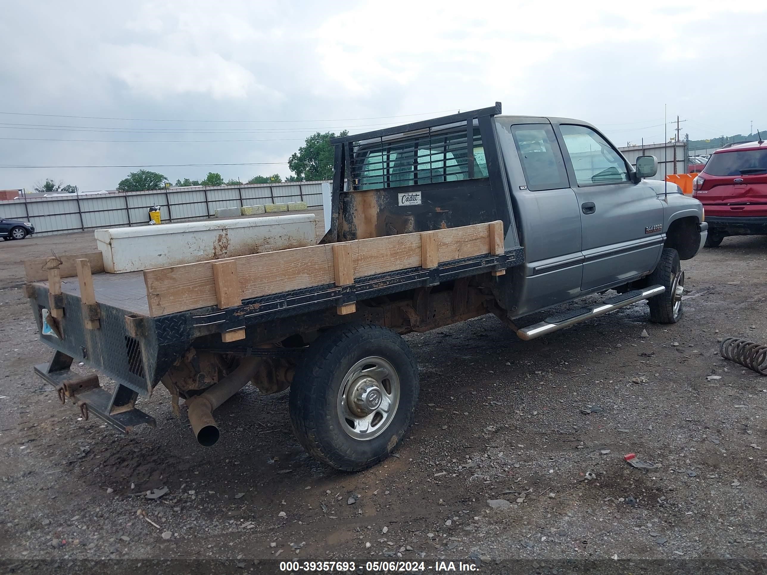 Photo 3 VIN: 3B7KF23C6SM127487 - DODGE RAM 