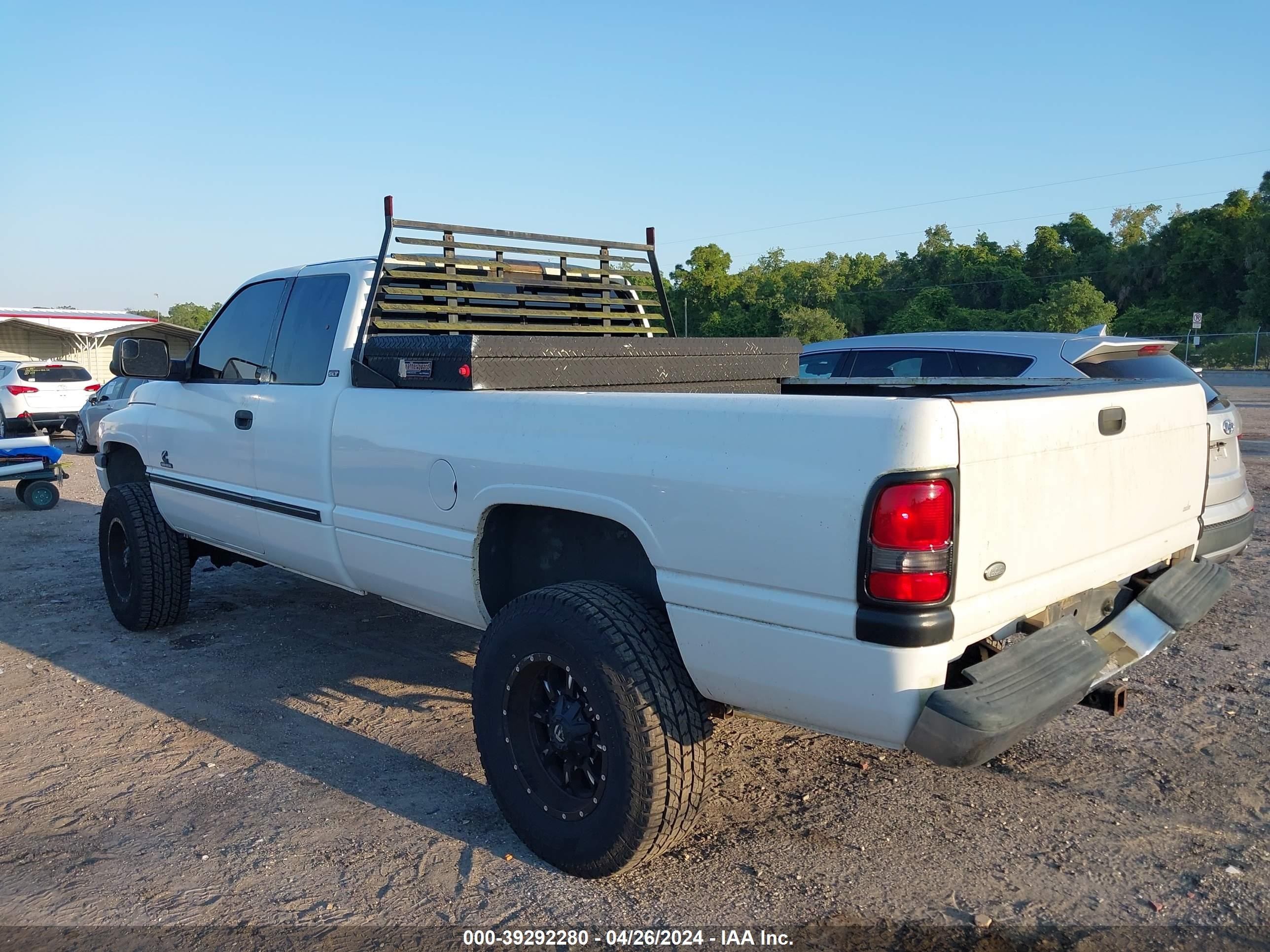 Photo 2 VIN: 3B7KF23C8TM108540 - DODGE RAM 