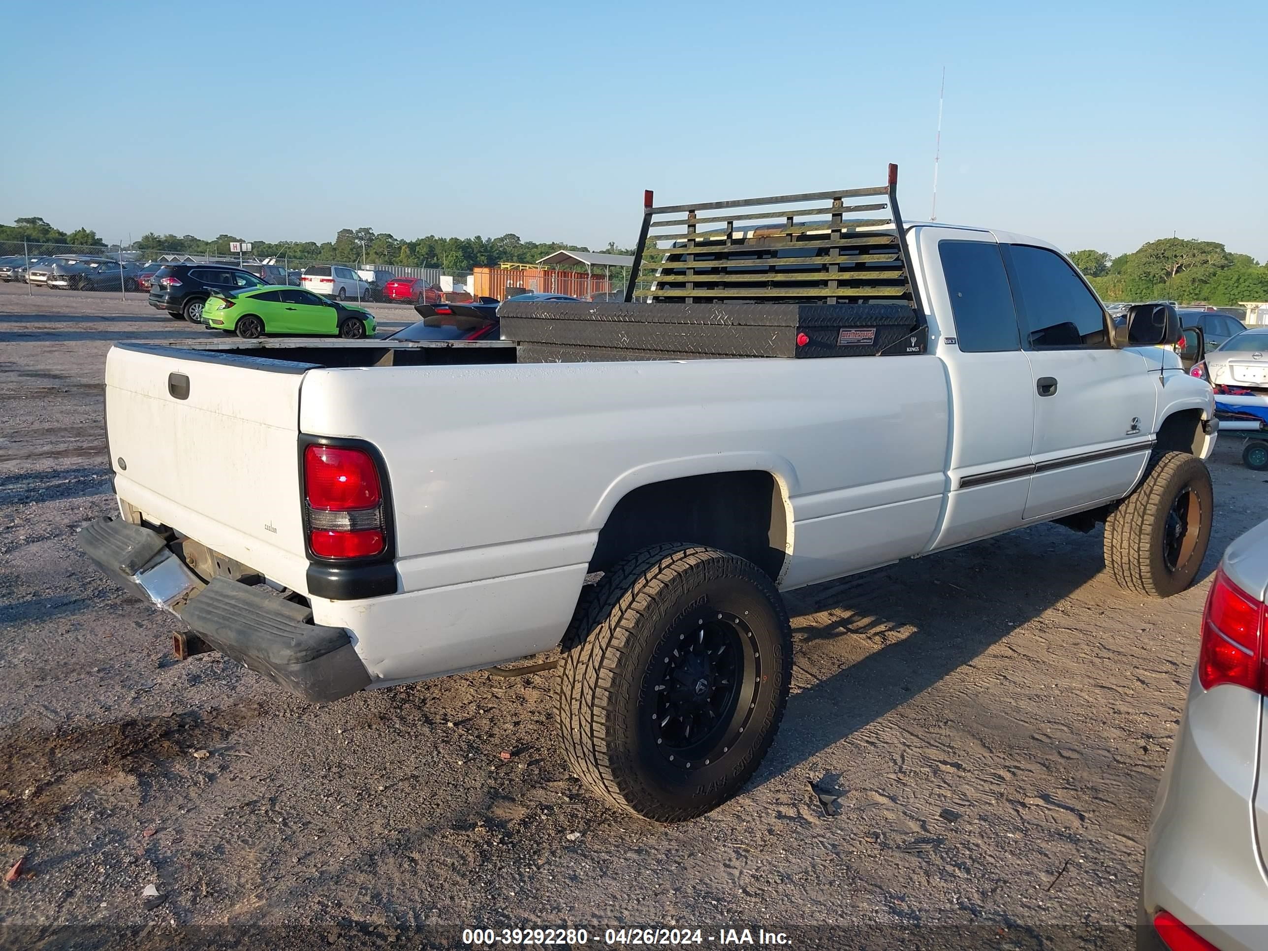 Photo 3 VIN: 3B7KF23C8TM108540 - DODGE RAM 