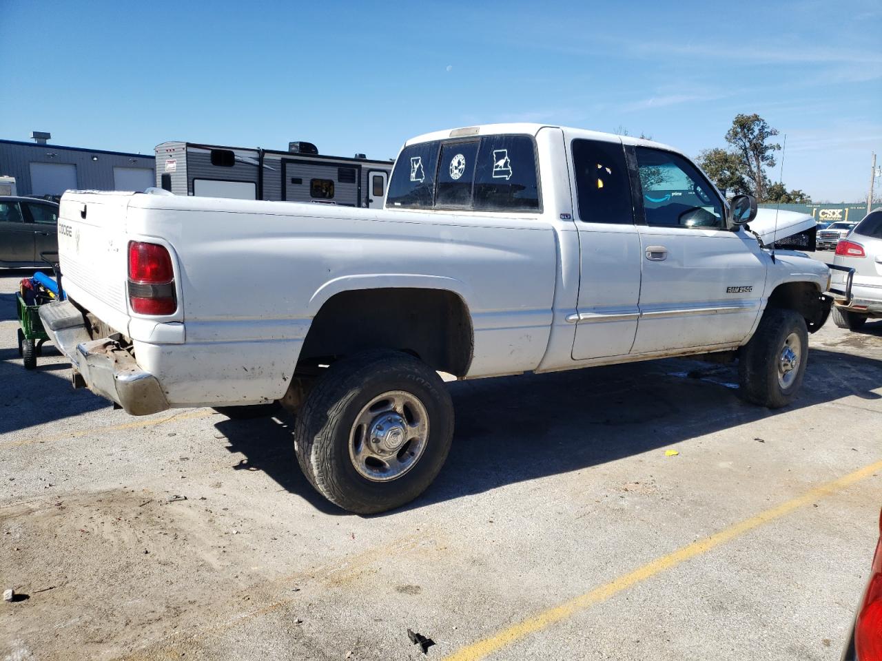 Photo 2 VIN: 3B7KF23Z1YG126016 - DODGE RAM 