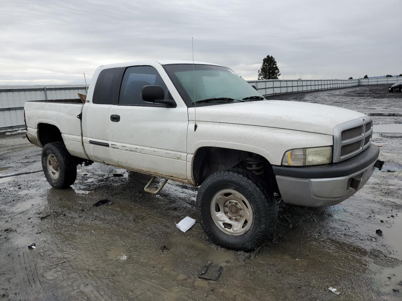 Photo 3 VIN: 3B7KF23Z62M277345 - DODGE RAM 