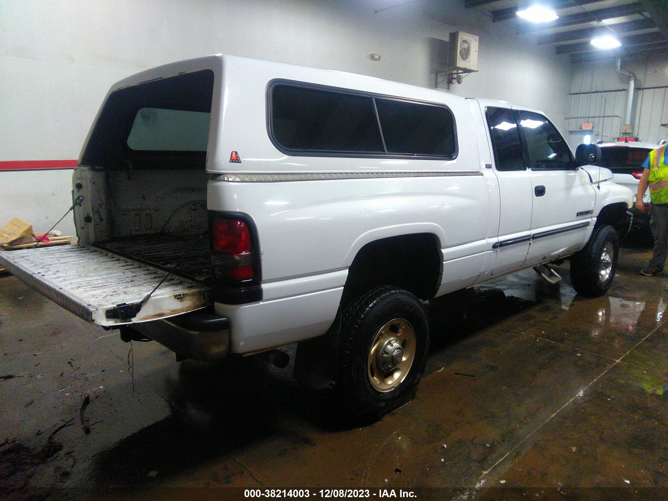 Photo 3 VIN: 3B7KF23Z81G171881 - DODGE RAM 