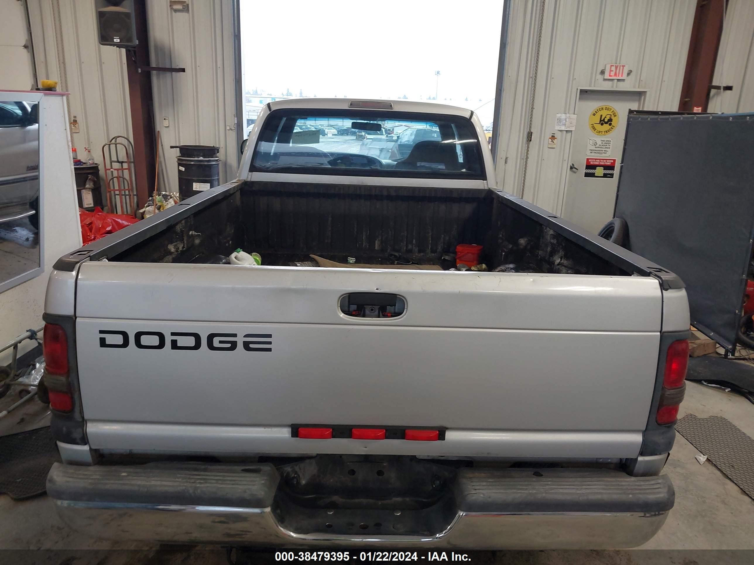 Photo 6 VIN: 3B7MC33642M294190 - DODGE RAM 