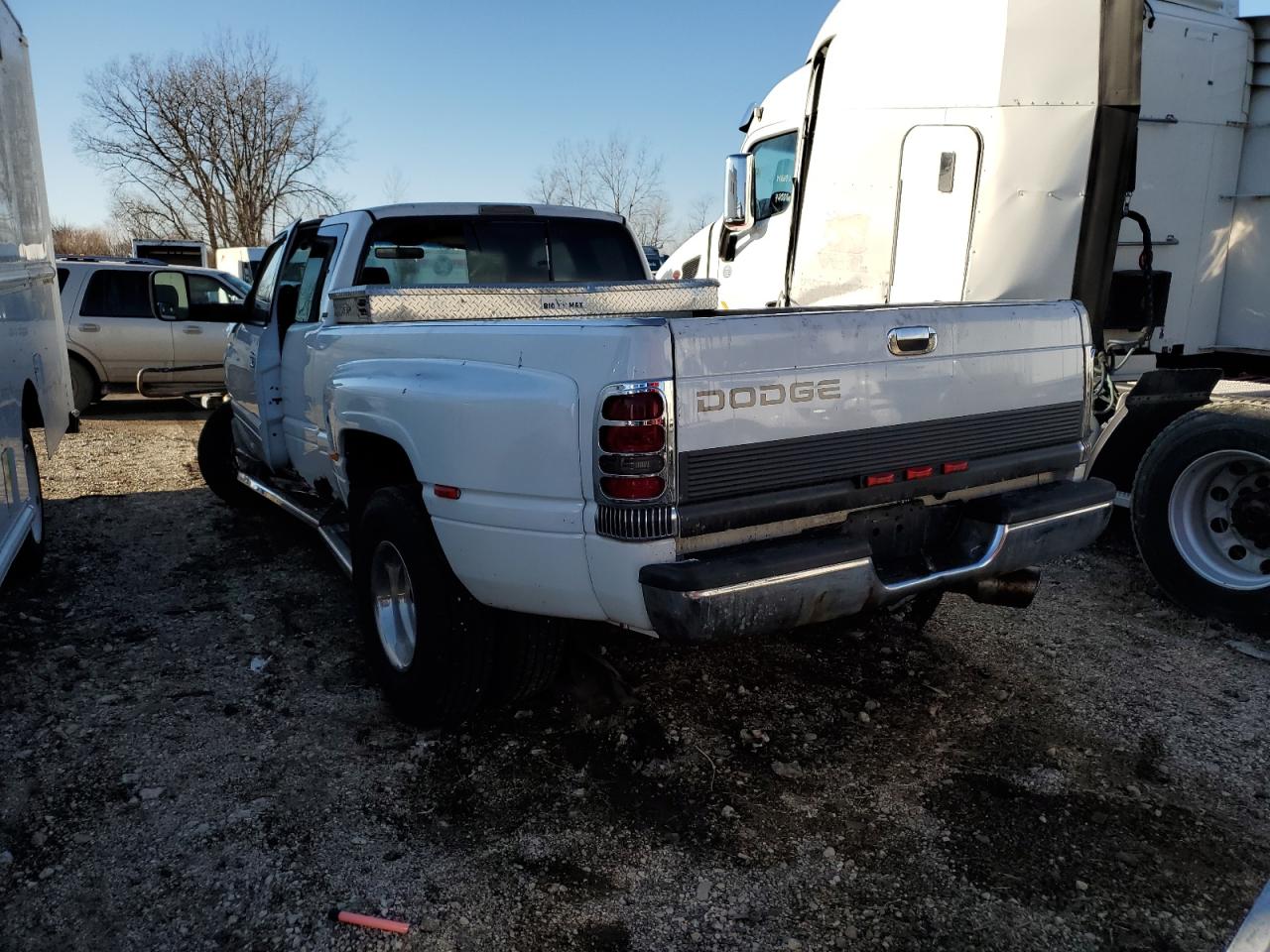 Photo 1 VIN: 3B7MC33D1VM585183 - DODGE RAM 