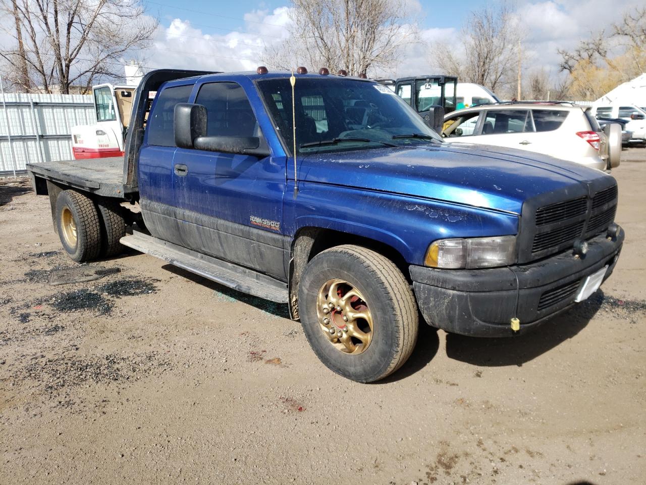 Photo 3 VIN: 3B7MC33D5VM516657 - DODGE RAM 