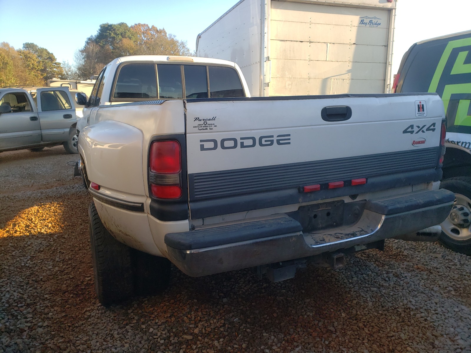 Photo 2 VIN: 3B7MF33C3TM114728 - DODGE RAM 3500 