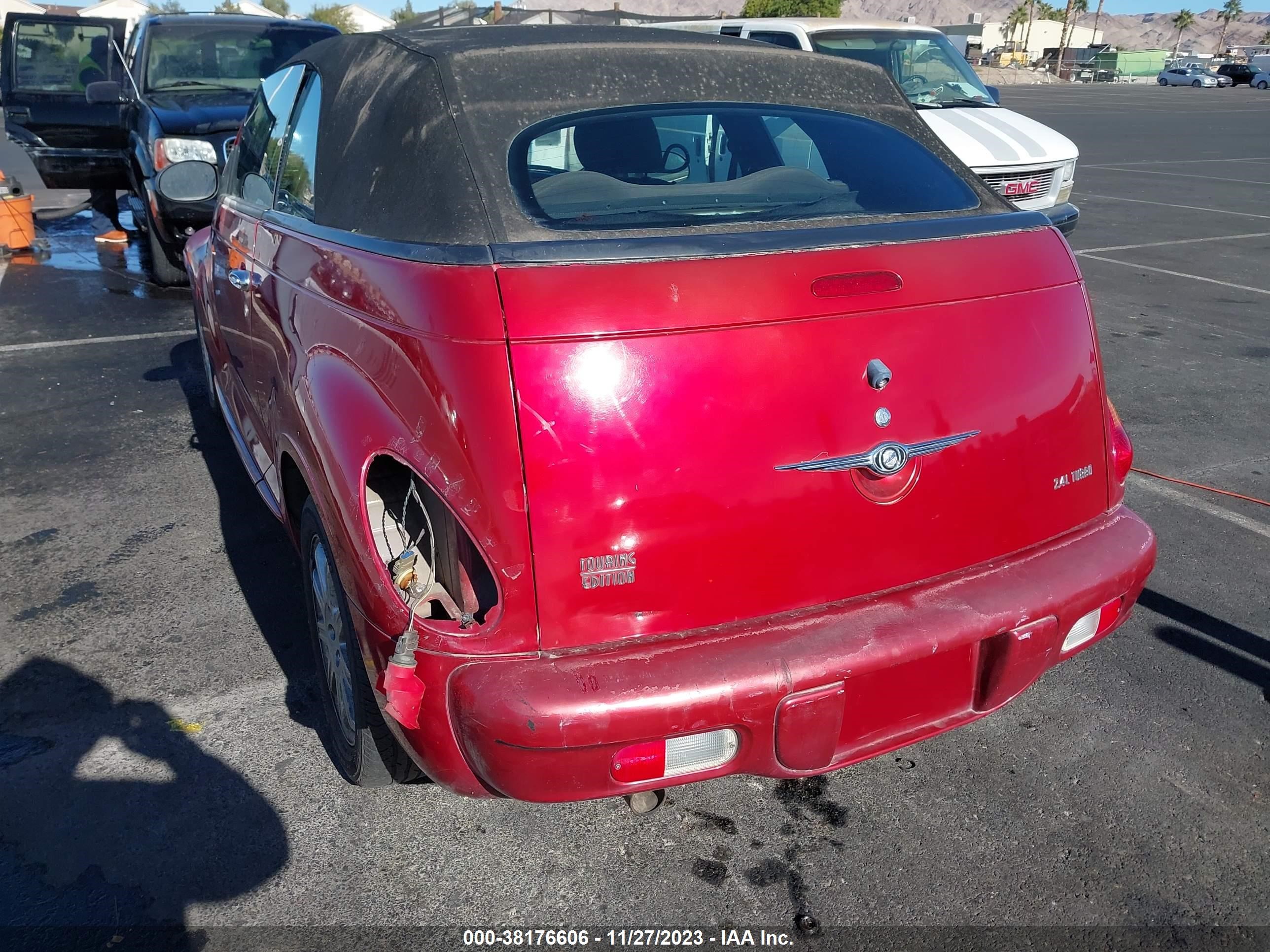 Photo 5 VIN: 3C3AY55E35T286830 - CHRYSLER PT CRUISER 