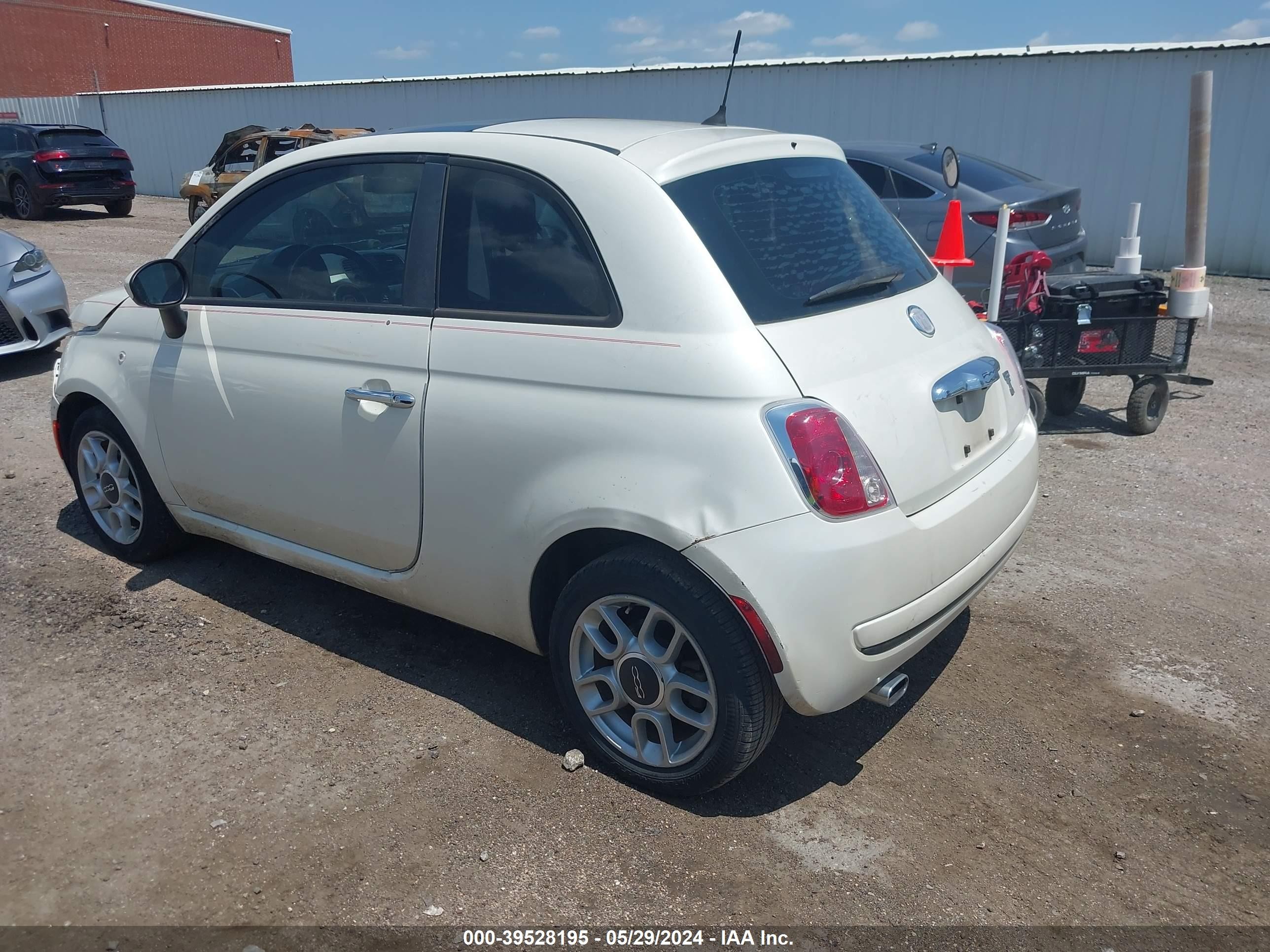 Photo 2 VIN: 3C3CFFAR0CT335363 - FIAT 500 