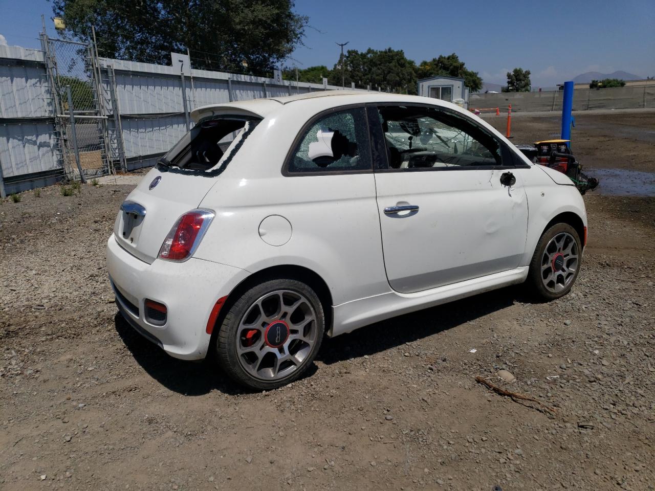 Photo 2 VIN: 3C3CFFBR7FT586173 - FIAT 500 