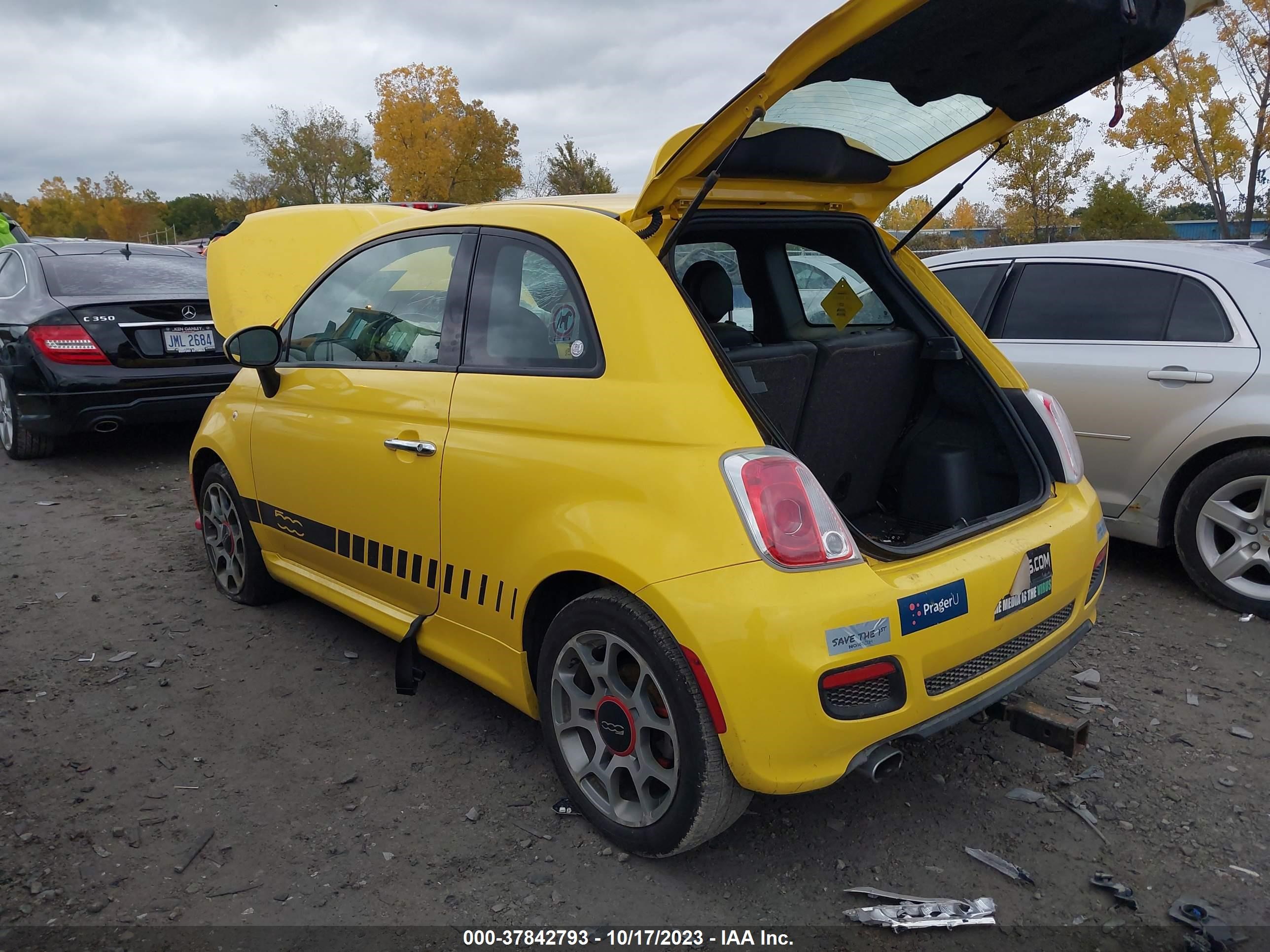 Photo 2 VIN: 3C3CFFBR8FT638443 - FIAT 500 