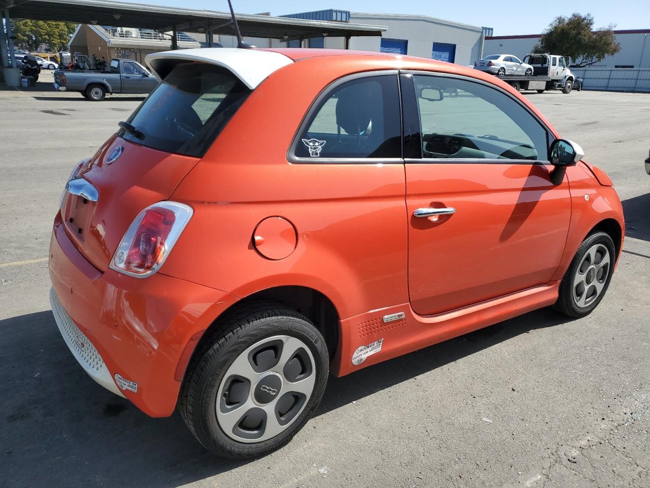 Photo 2 VIN: 3C3CFFGE0ET173645 - FIAT 500 