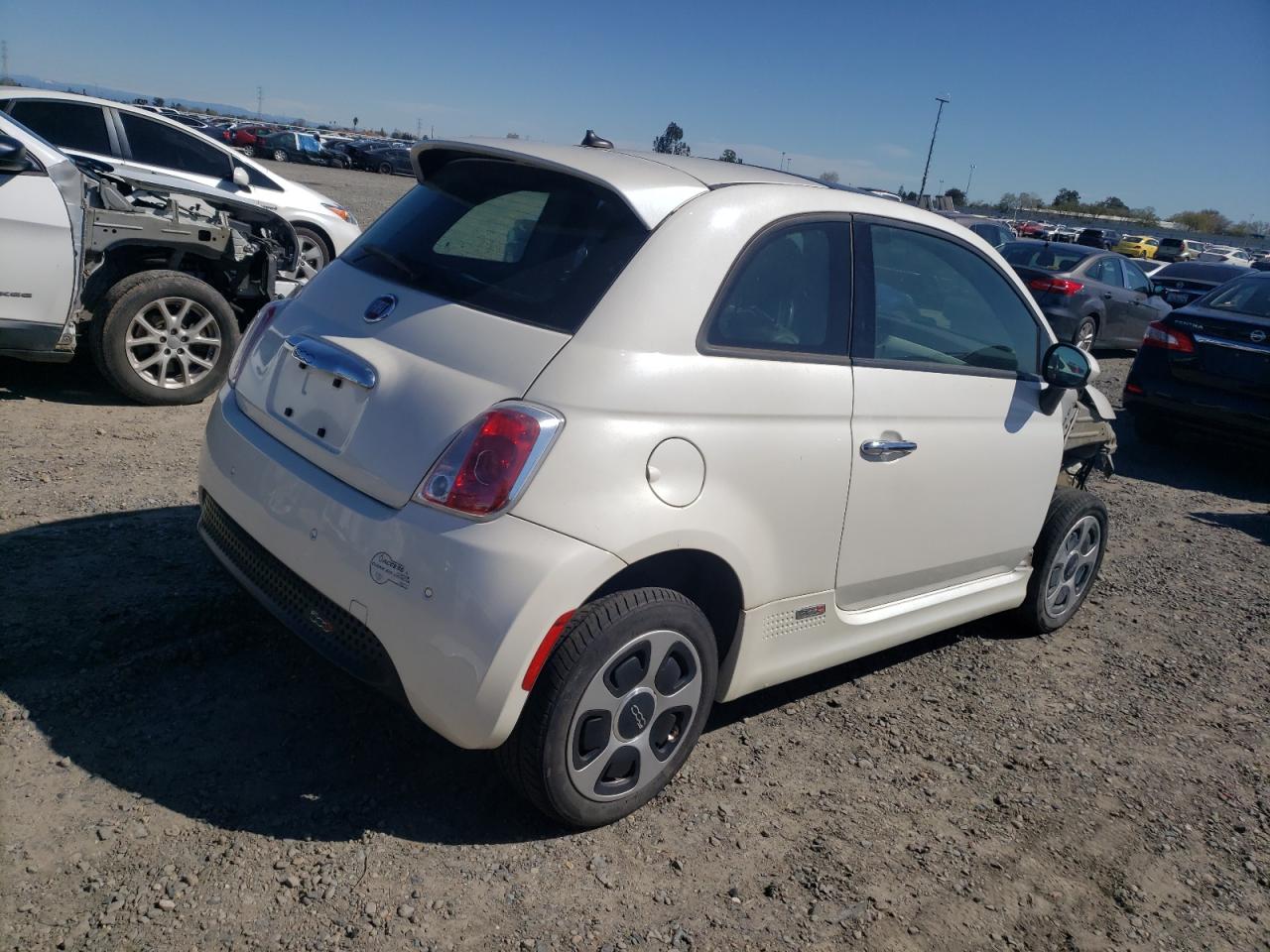 Photo 3 VIN: 3C3CFFGE2ET172769 - FIAT 500 