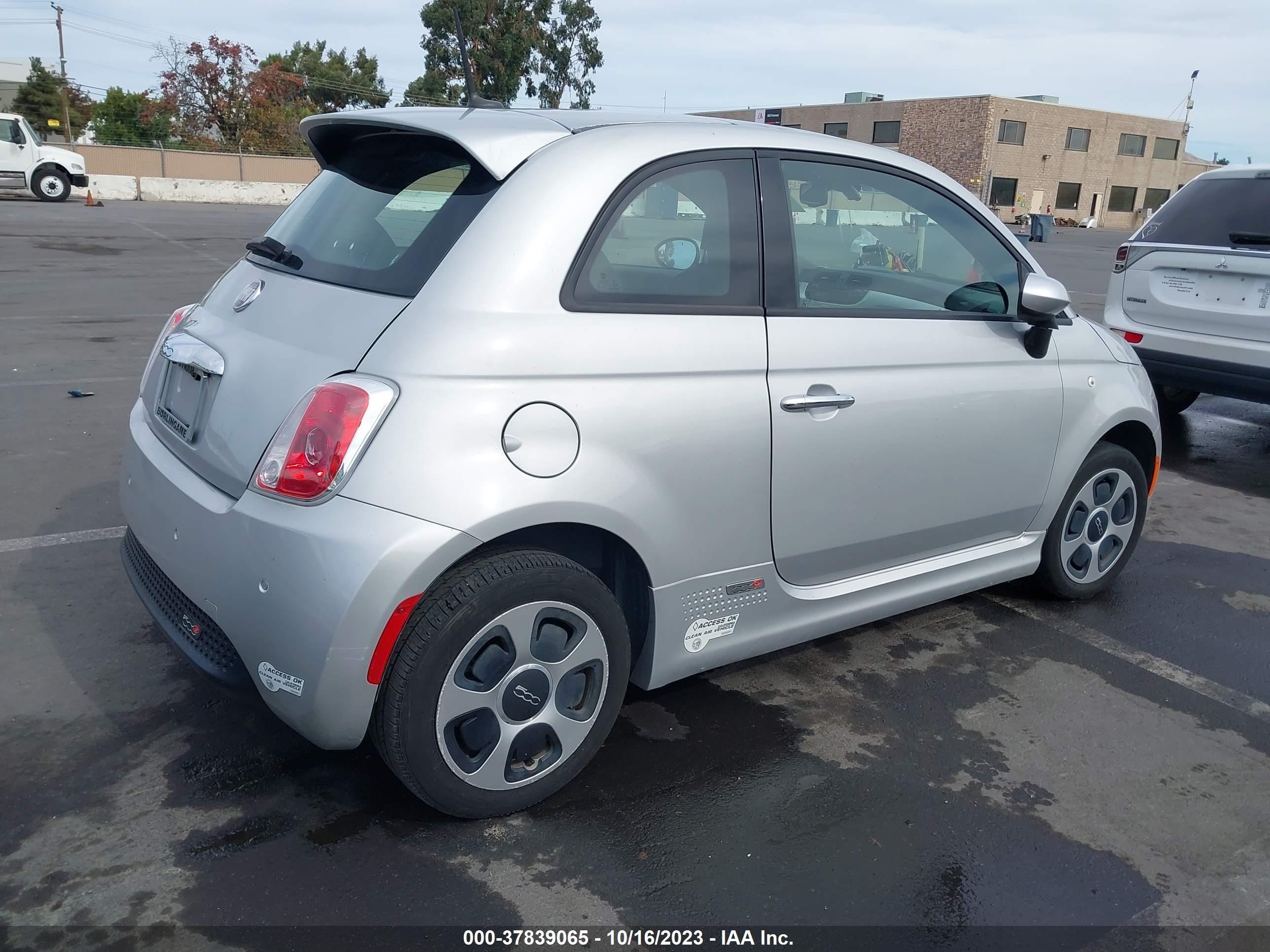 Photo 3 VIN: 3C3CFFGE2ET245039 - FIAT 500 