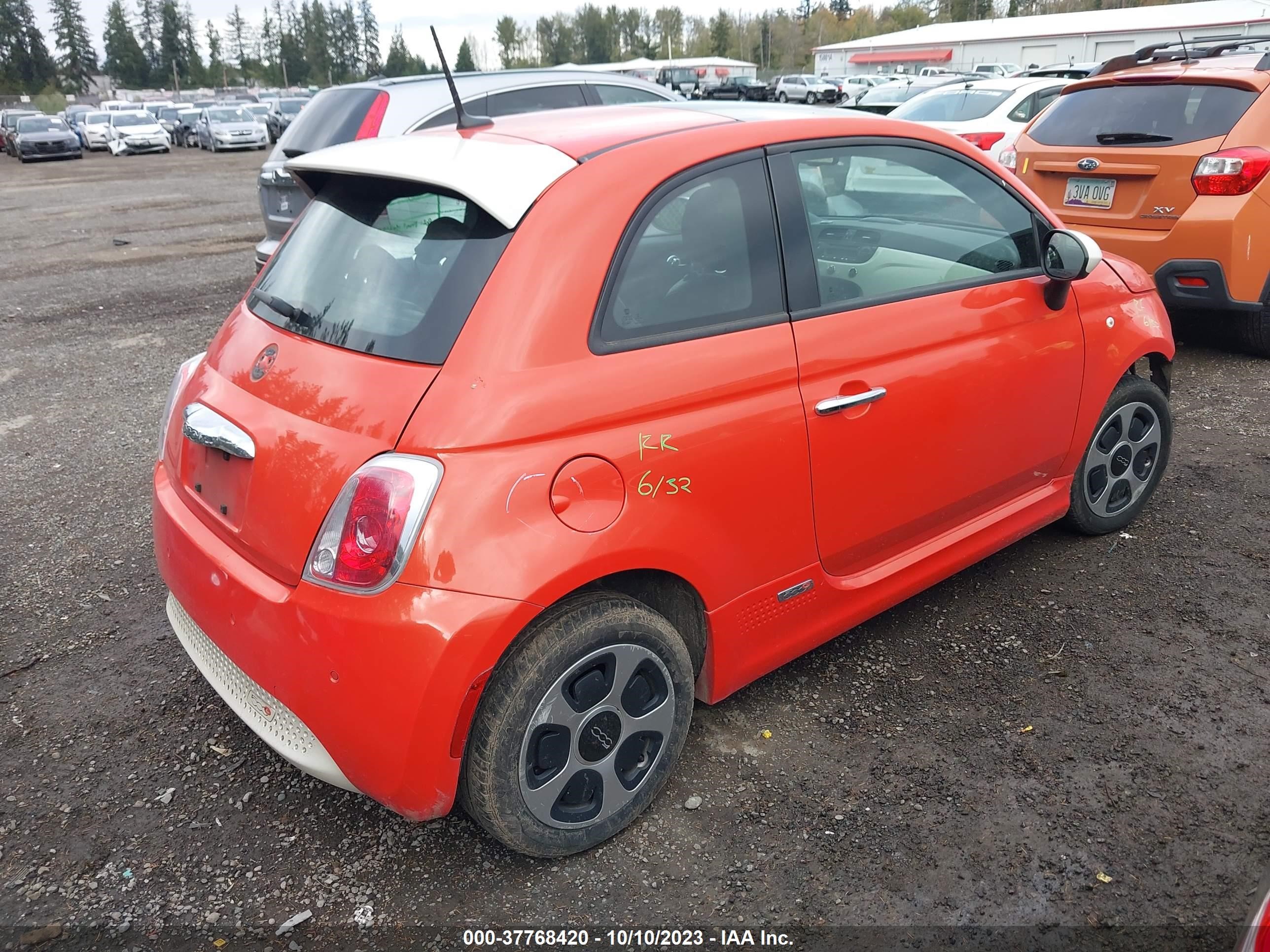 Photo 3 VIN: 3C3CFFGE2ET245073 - FIAT 500 