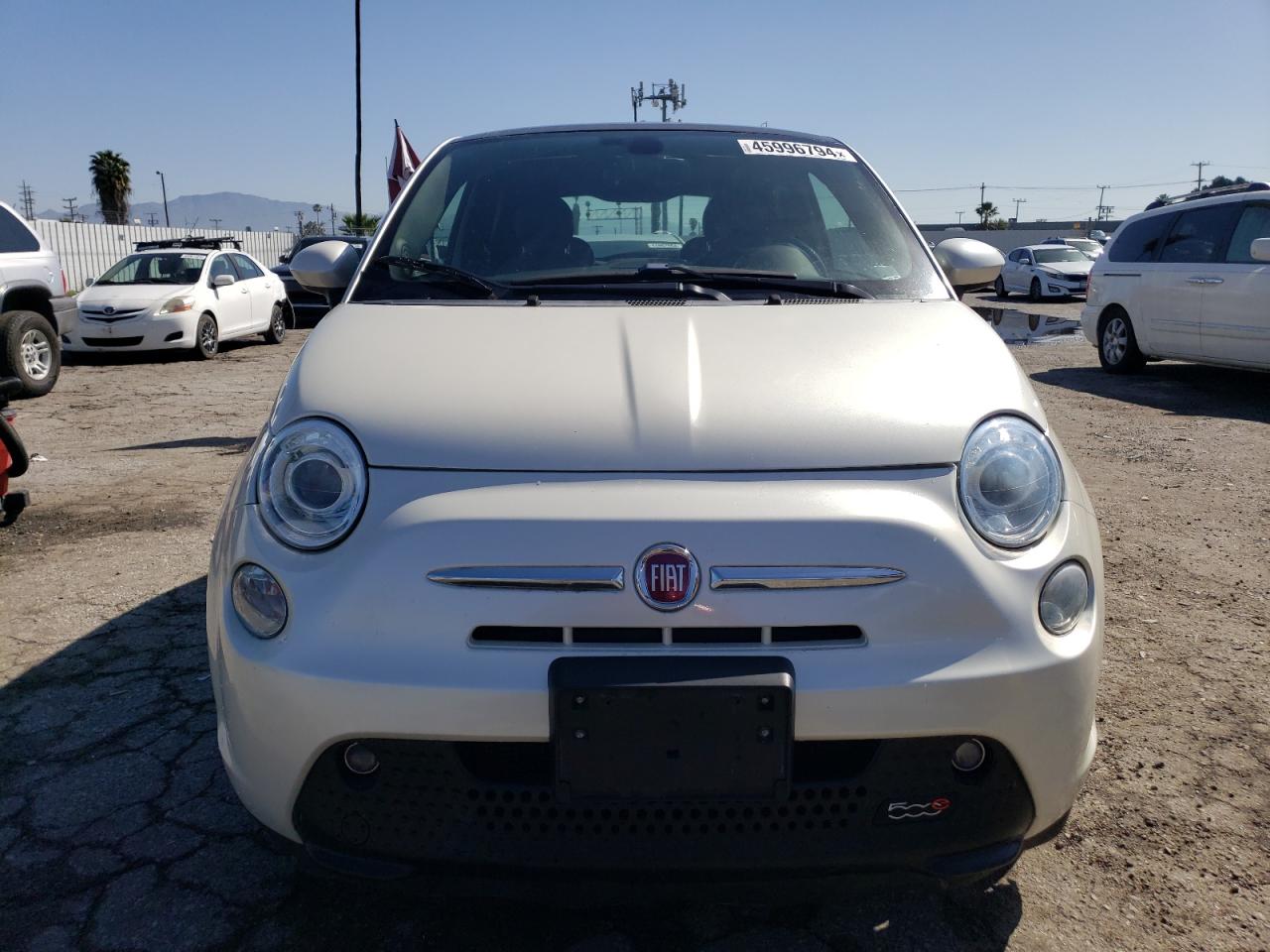 Photo 4 VIN: 3C3CFFGE2HT563344 - FIAT 500E 