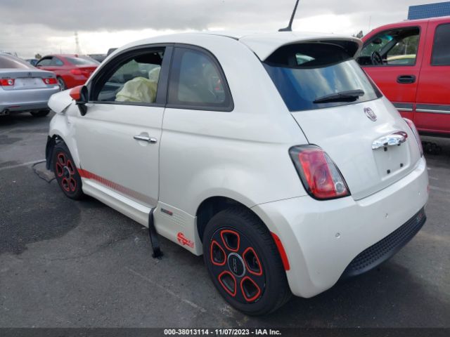 Photo 2 VIN: 3C3CFFGE3FT732610 - FIAT 500E 