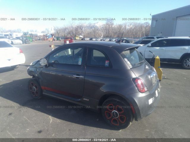 Photo 2 VIN: 3C3CFFGE3HT550439 - FIAT 500E 