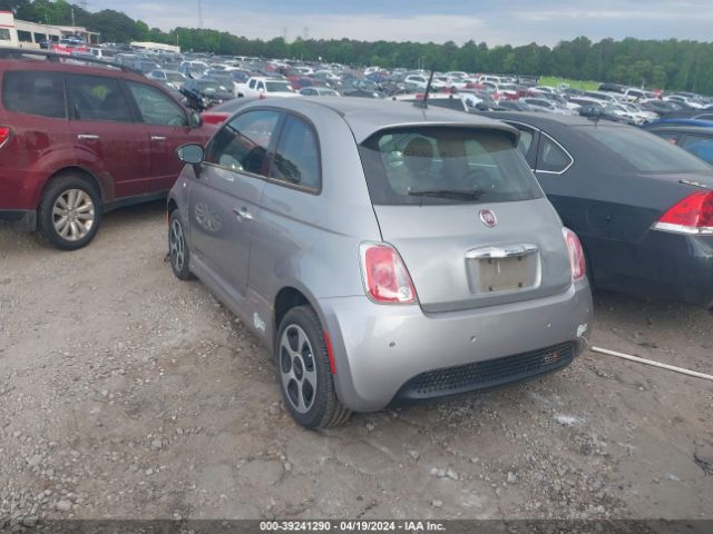 Photo 2 VIN: 3C3CFFGE5FT662639 - FIAT 500E 