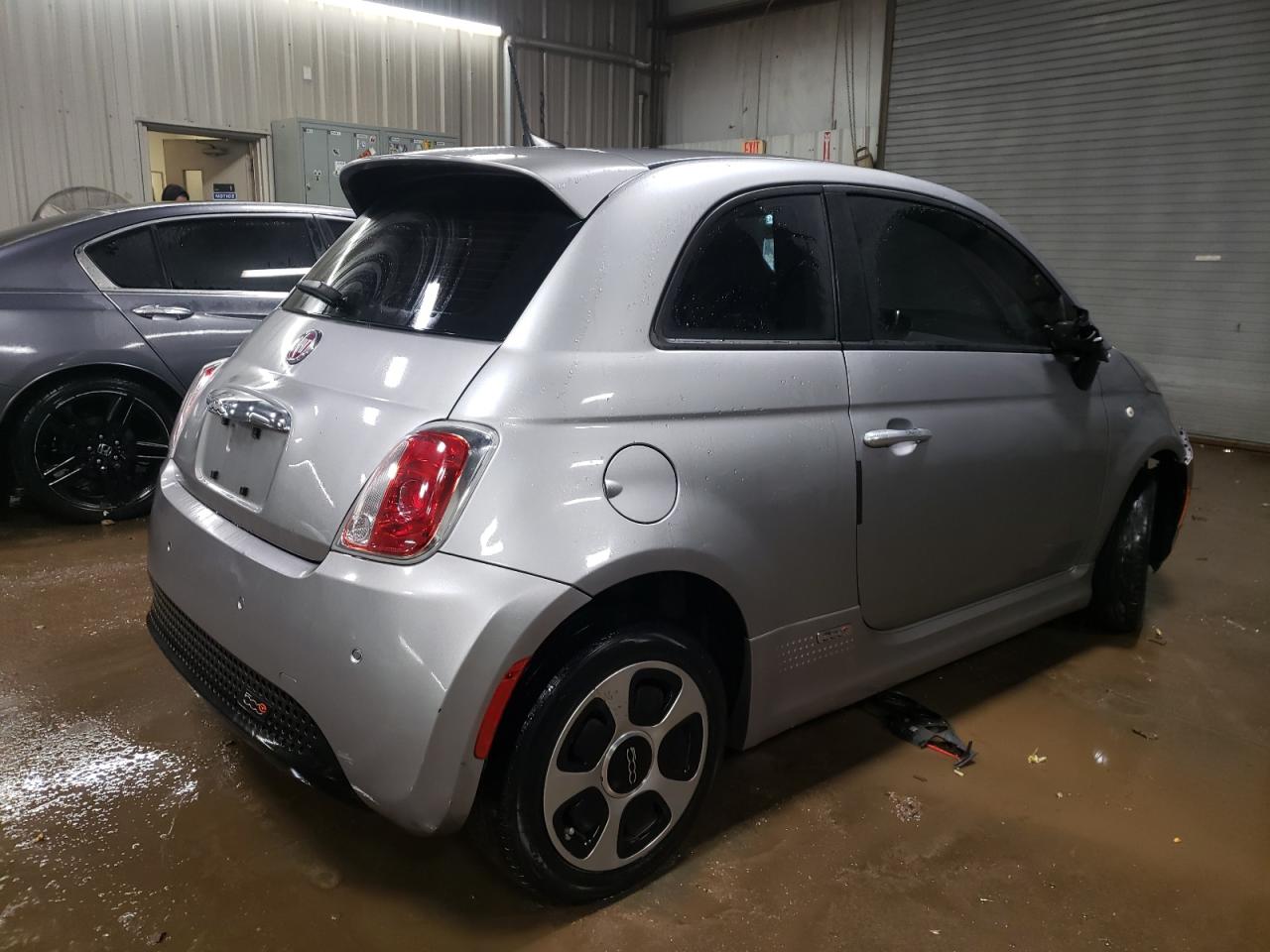 Photo 2 VIN: 3C3CFFGE6HT555277 - FIAT 500 