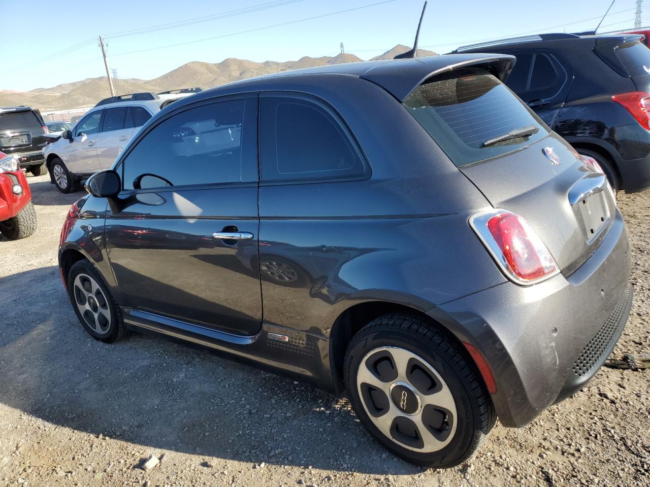 Photo 1 VIN: 3C3CFFGE7JT466792 - FIAT 500 