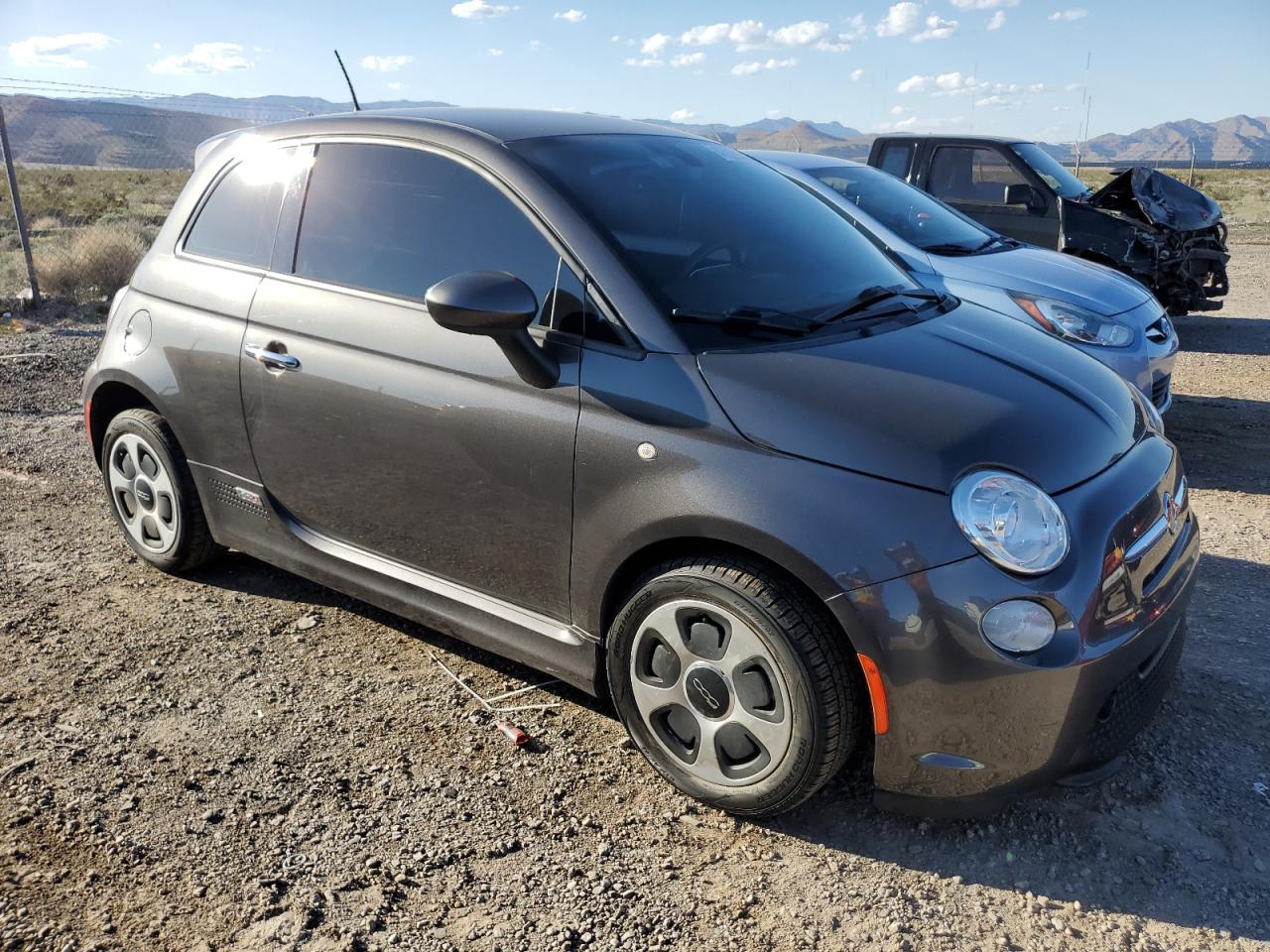 Photo 3 VIN: 3C3CFFGE7JT466792 - FIAT 500 