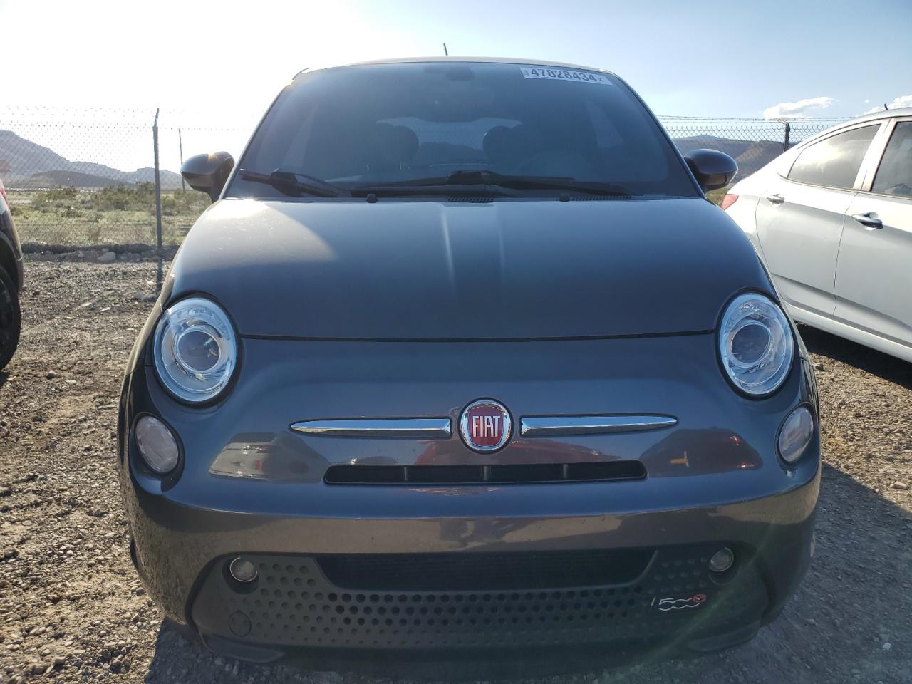 Photo 4 VIN: 3C3CFFGE7JT466792 - FIAT 500 