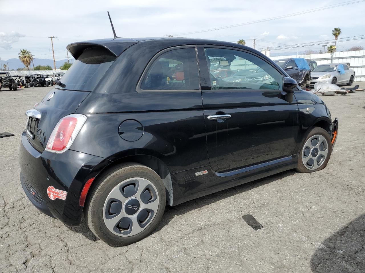 Photo 2 VIN: 3C3CFFGE9DT750803 - FIAT 500 