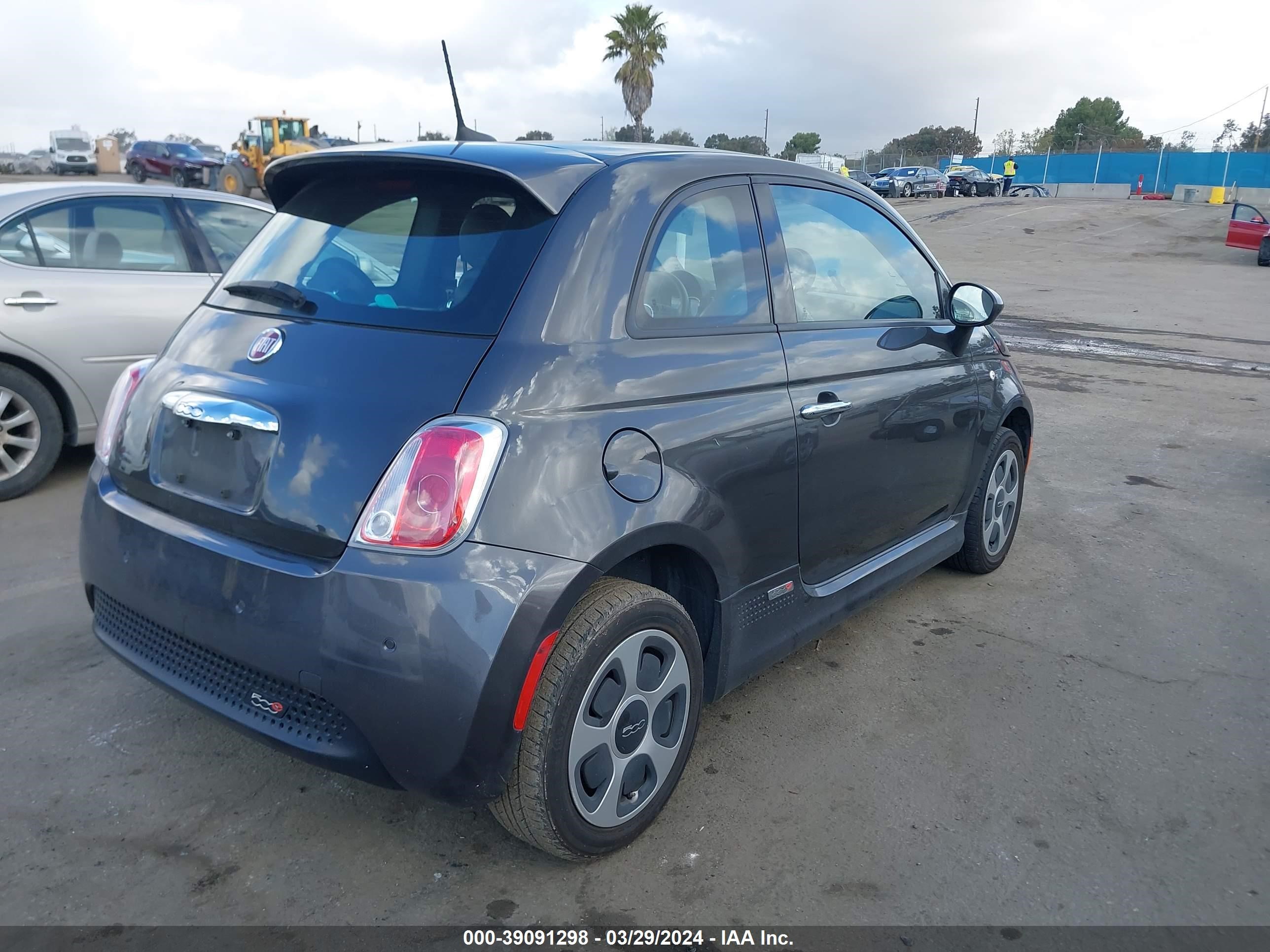 Photo 3 VIN: 3C3CFFGE9GT170343 - FIAT 500 