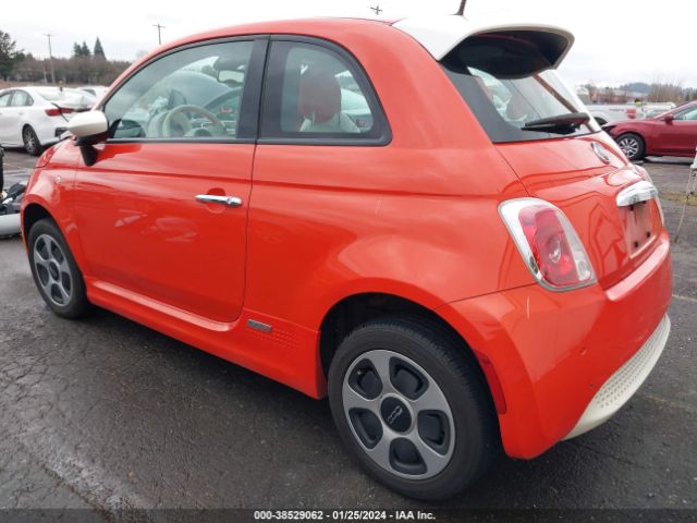 Photo 2 VIN: 3C3CFFGEXDT752625 - FIAT 500E 