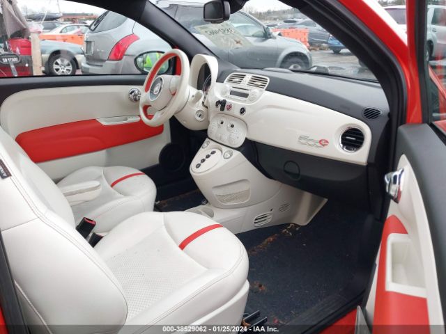 Photo 4 VIN: 3C3CFFGEXDT752625 - FIAT 500E 